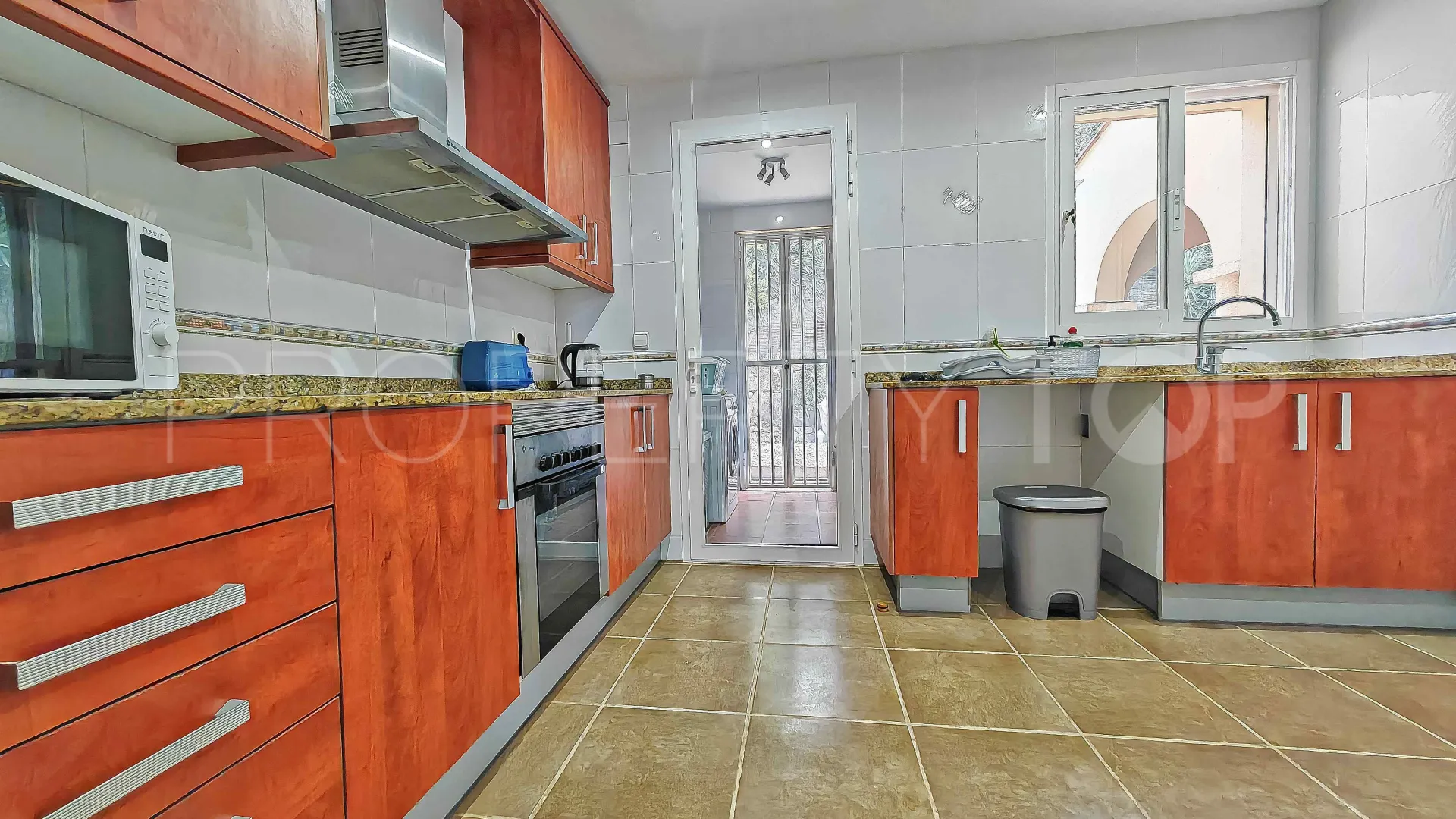 Buy villa in Jávea with 3 bedrooms