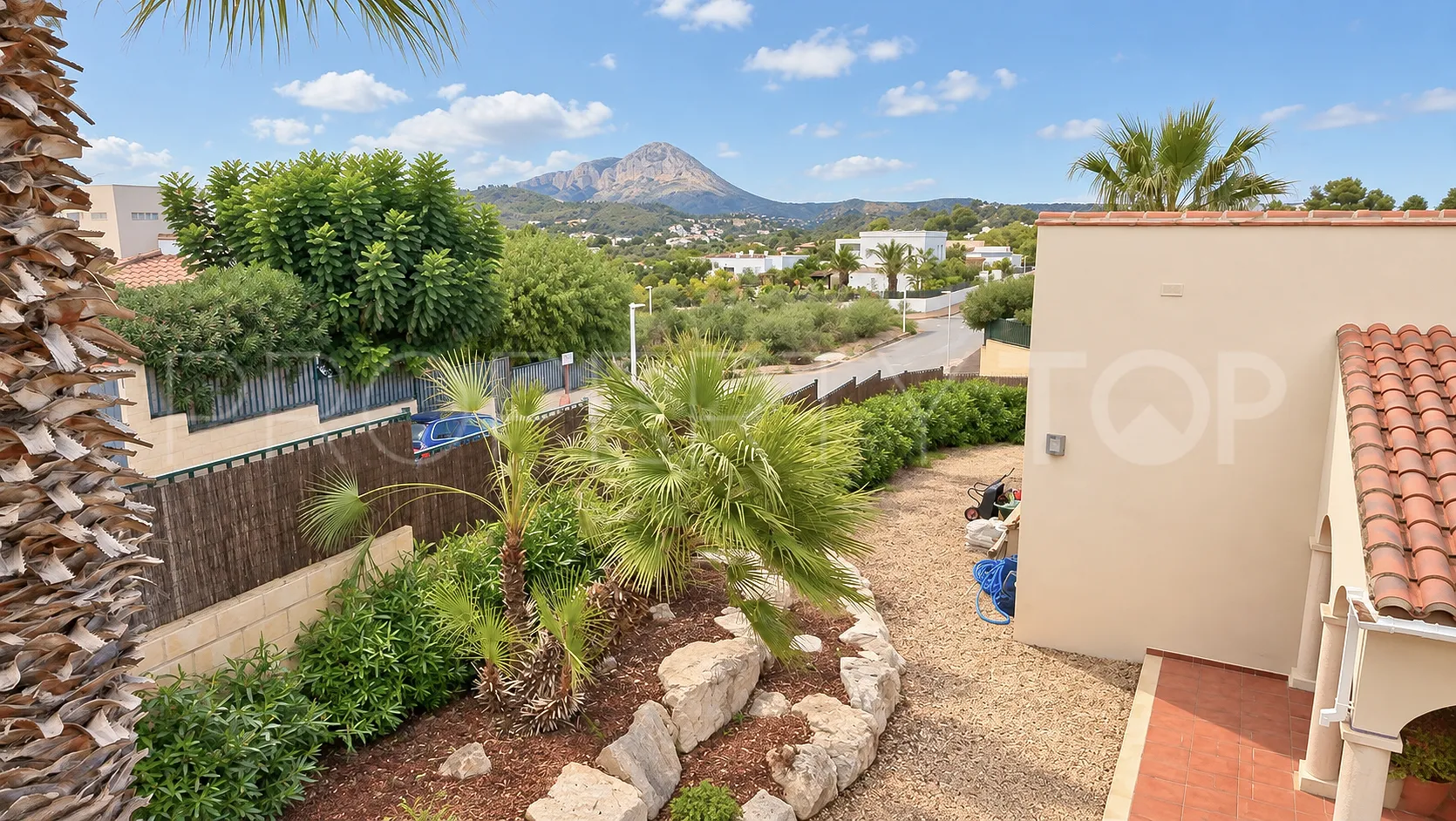 Buy villa in Jávea with 3 bedrooms