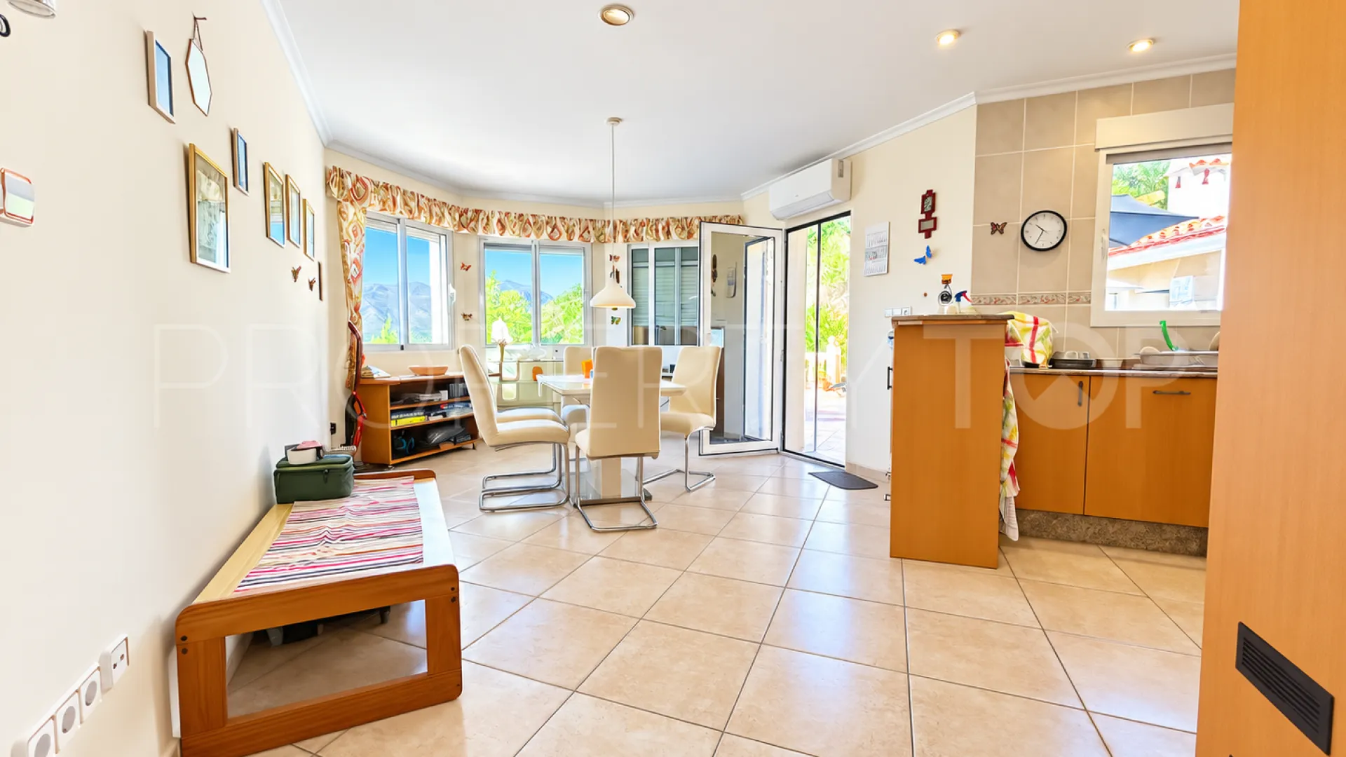 Villa for sale in Pego