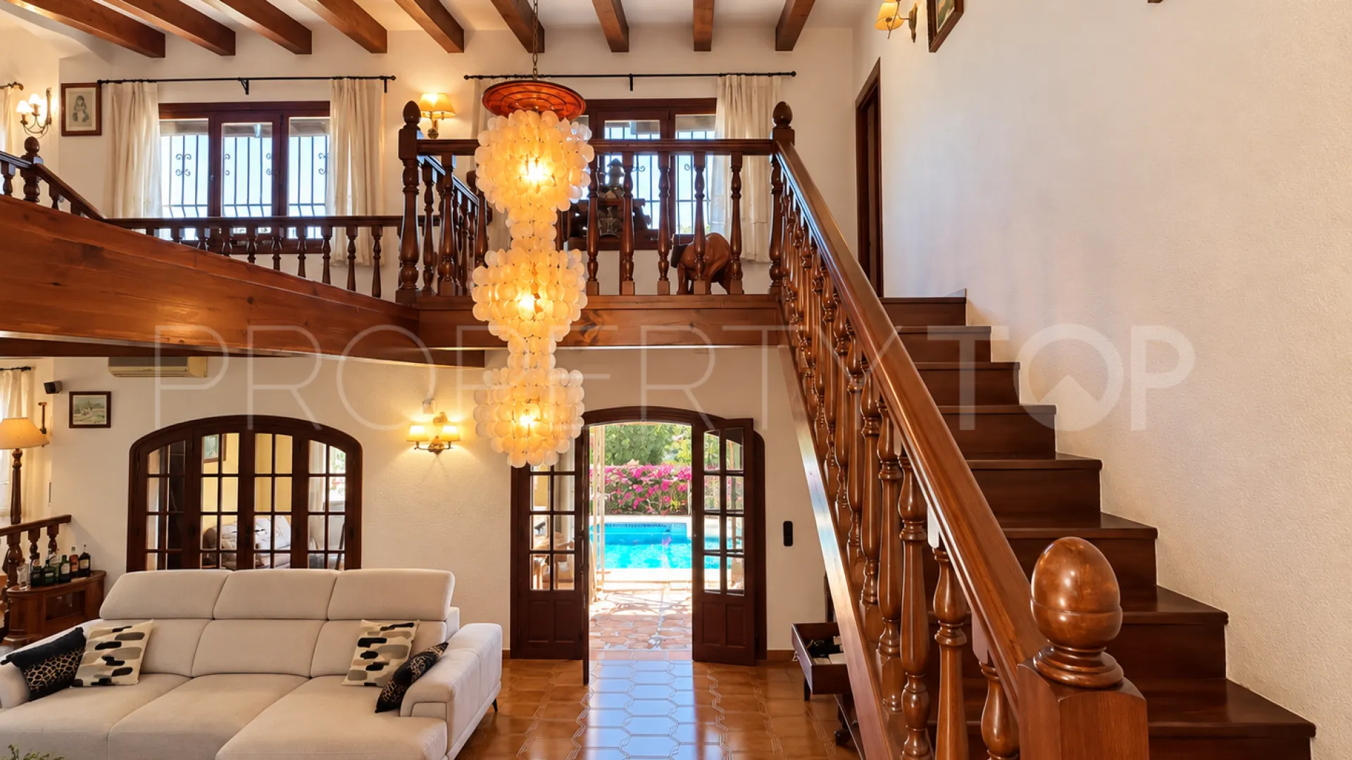 Villa en venta de 4 dormitorios en Beniarjo