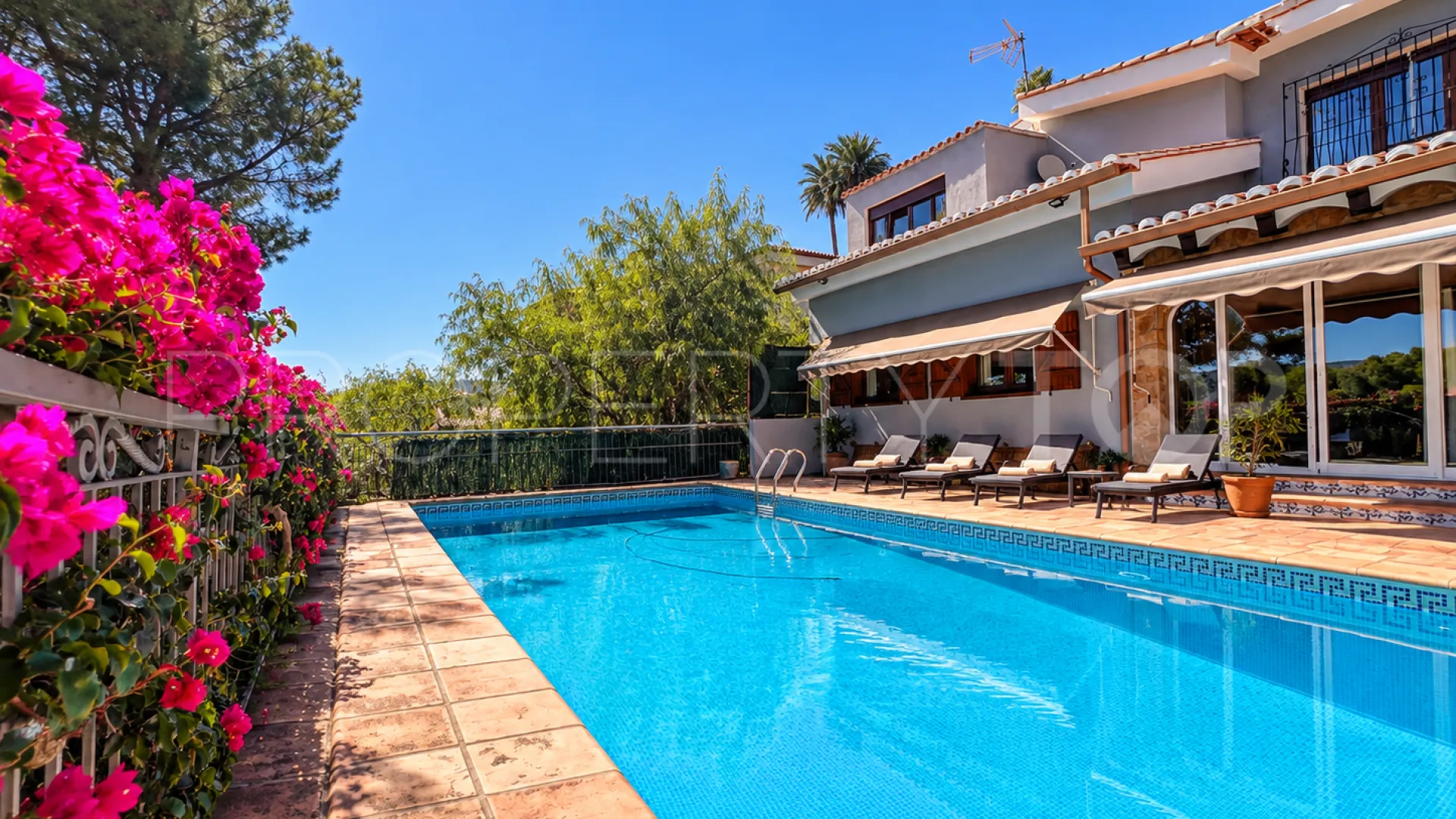 Villa en venta de 4 dormitorios en Beniarjo