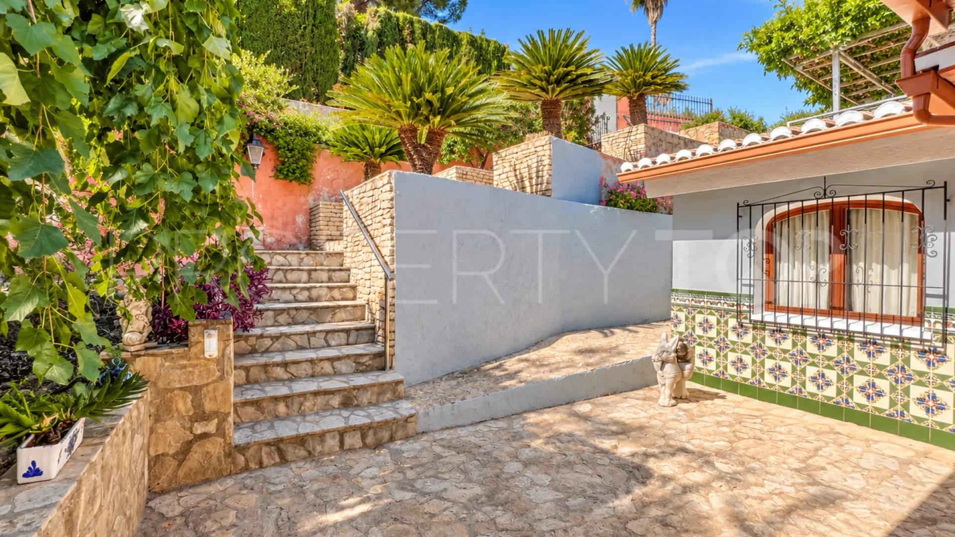 Villa en venta de 4 dormitorios en Beniarjo