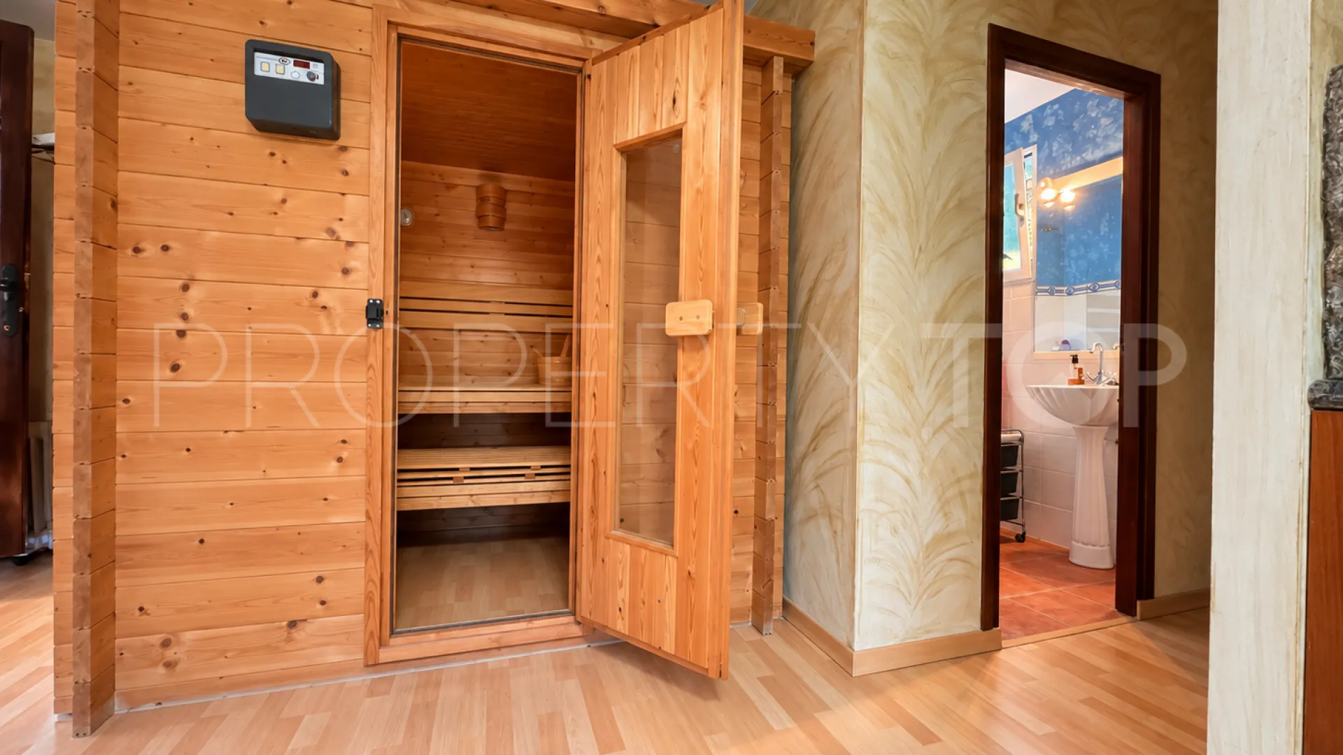 Villa en venta de 4 dormitorios en Beniarjo