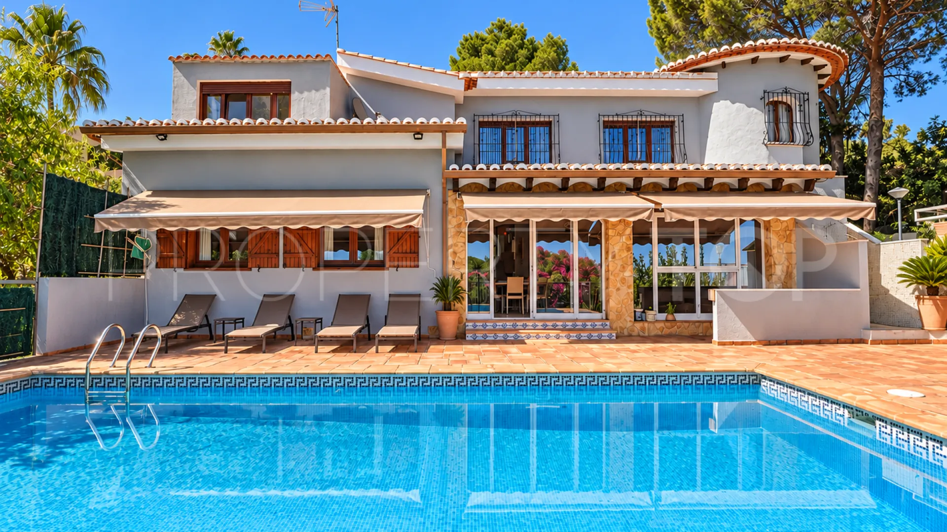 Villa en venta de 4 dormitorios en Beniarjo