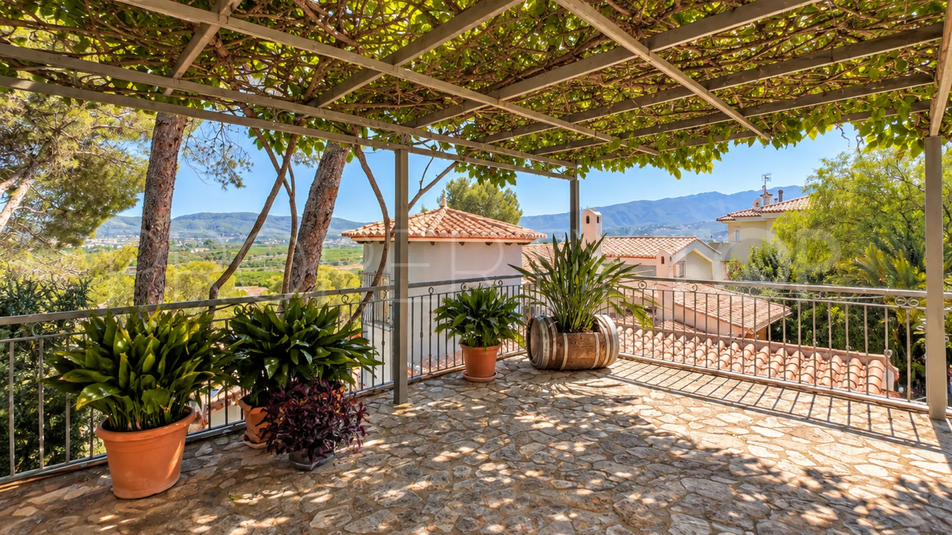 Villa en venta de 4 dormitorios en Beniarjo