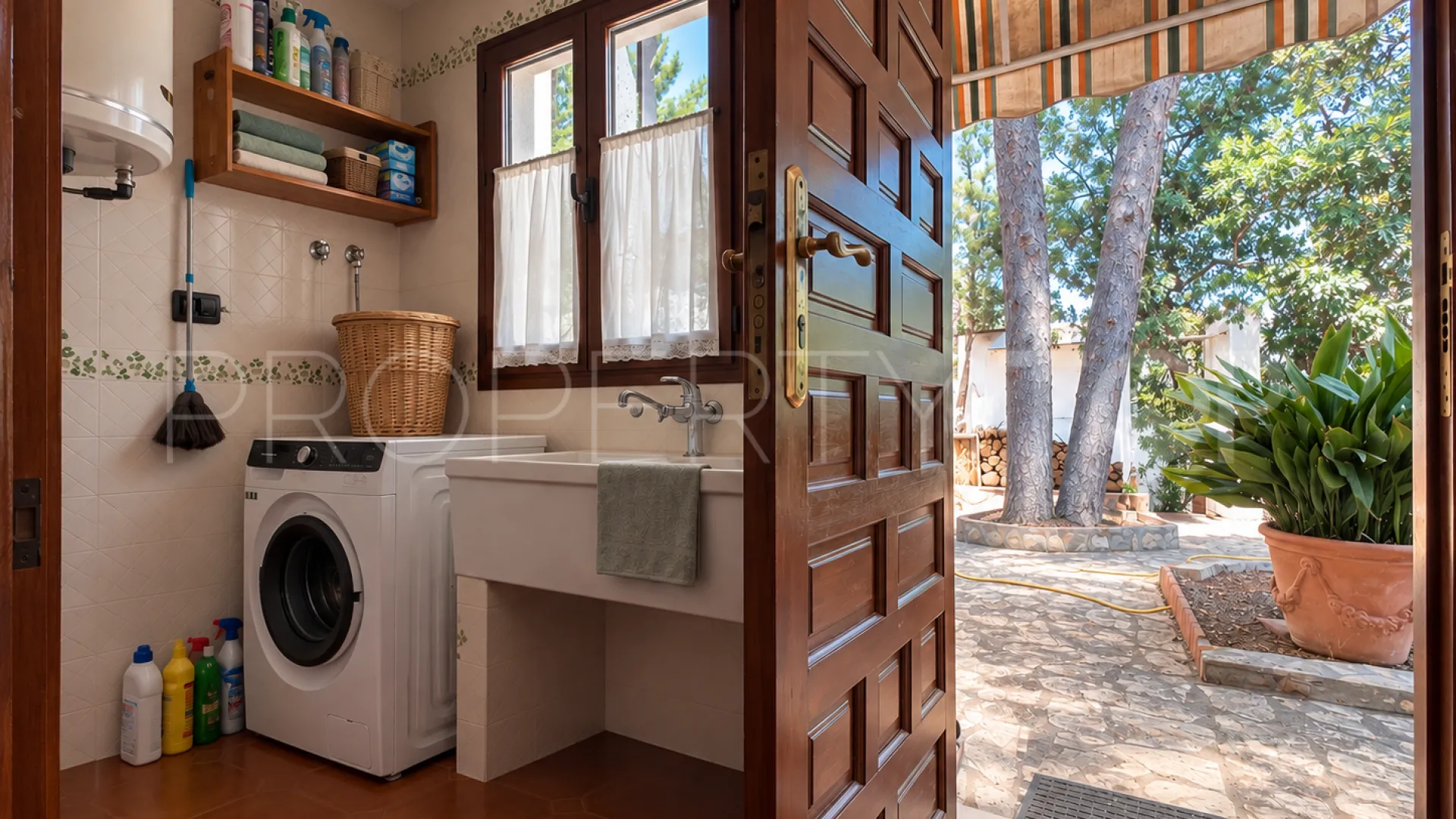 Villa en venta de 4 dormitorios en Beniarjo