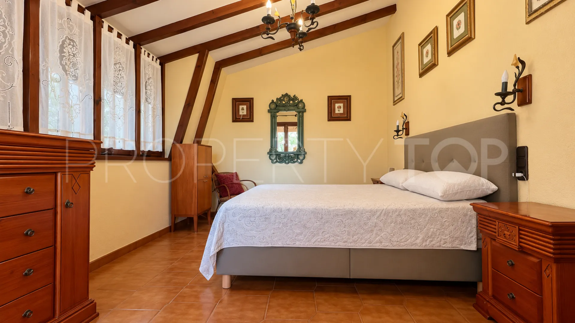 Villa en venta de 4 dormitorios en Beniarjo