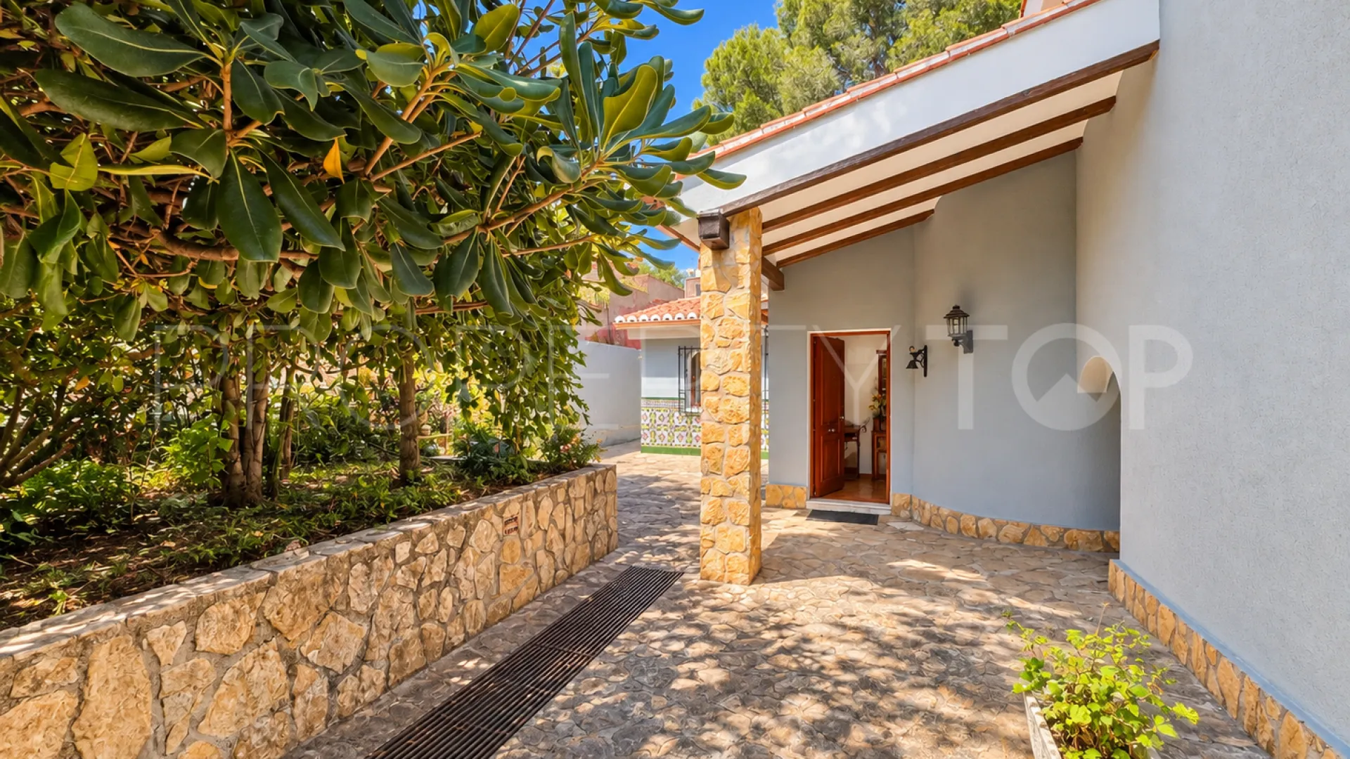 Villa en venta de 4 dormitorios en Beniarjo