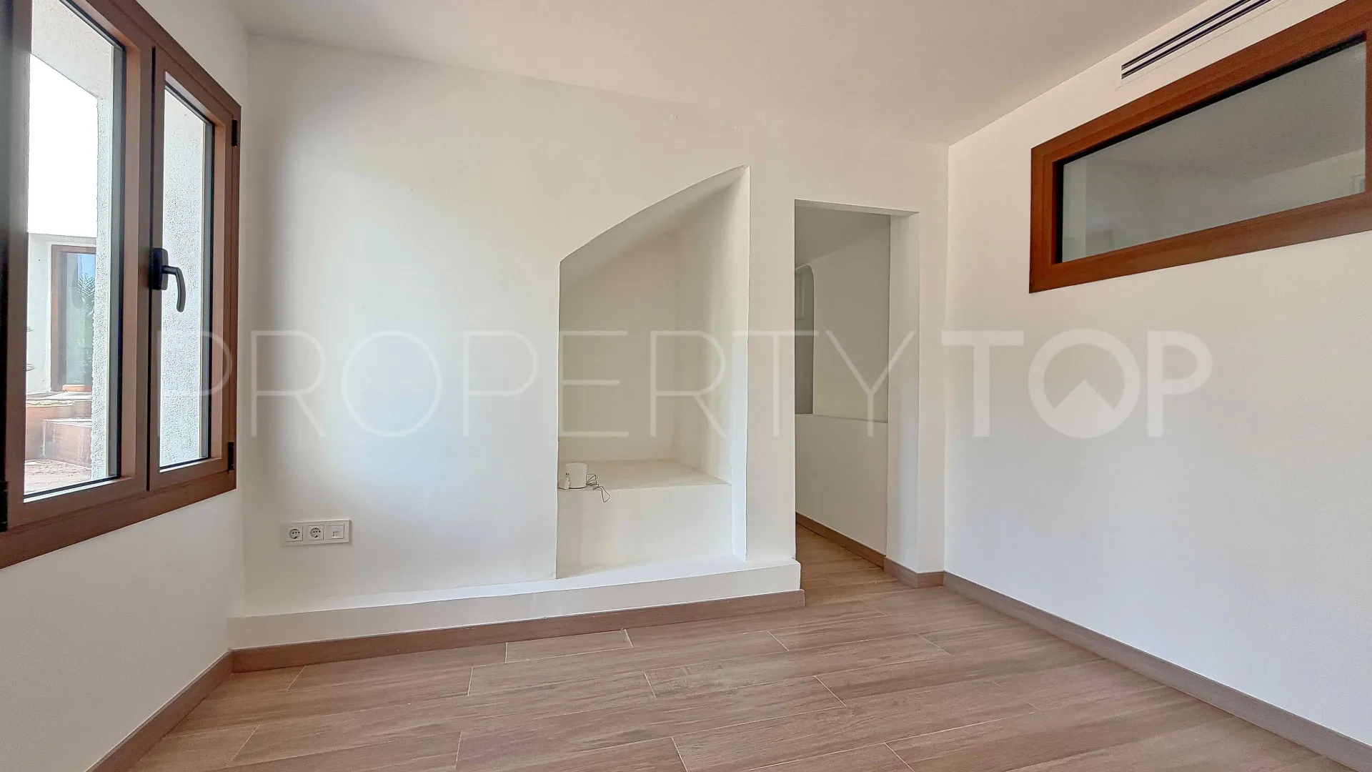 Villa with 6 bedrooms for sale in Jávea