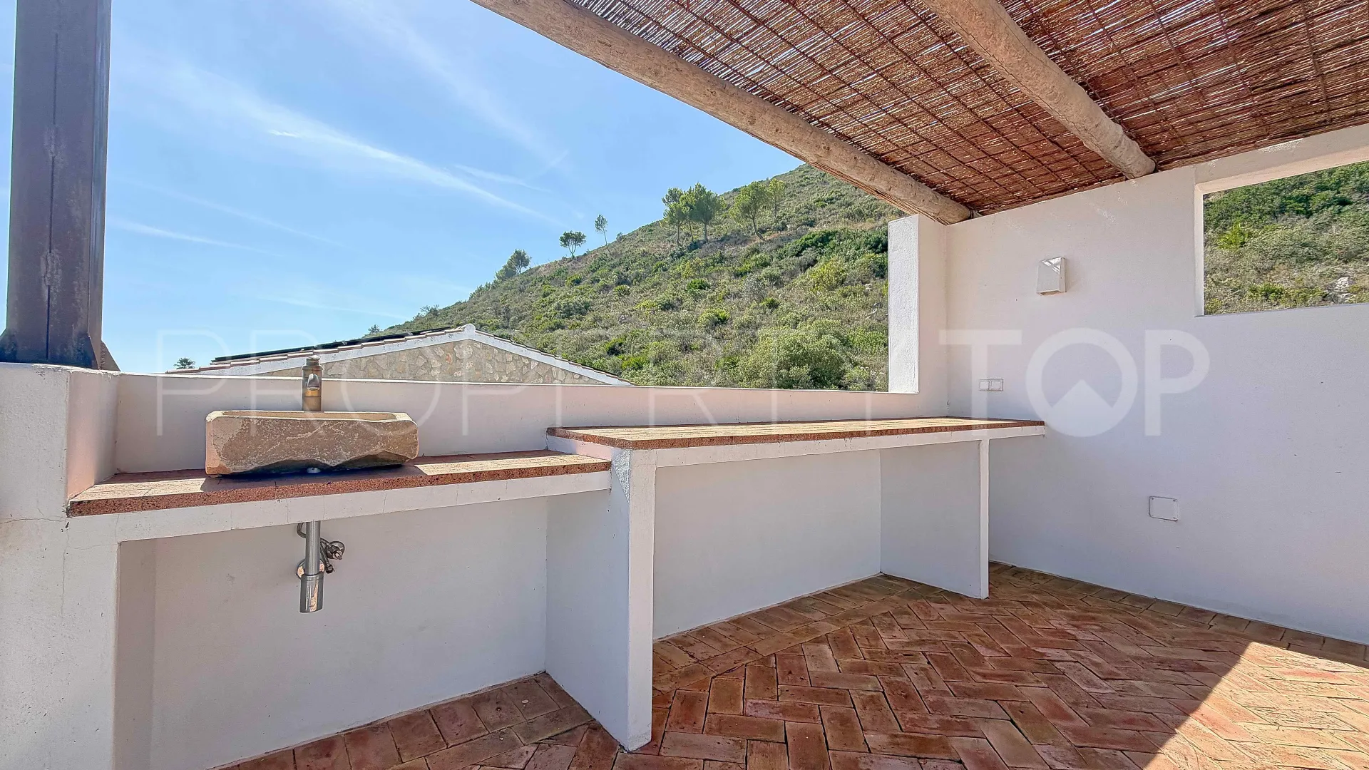 For sale villa in Cumbre del Sol with 4 bedrooms
