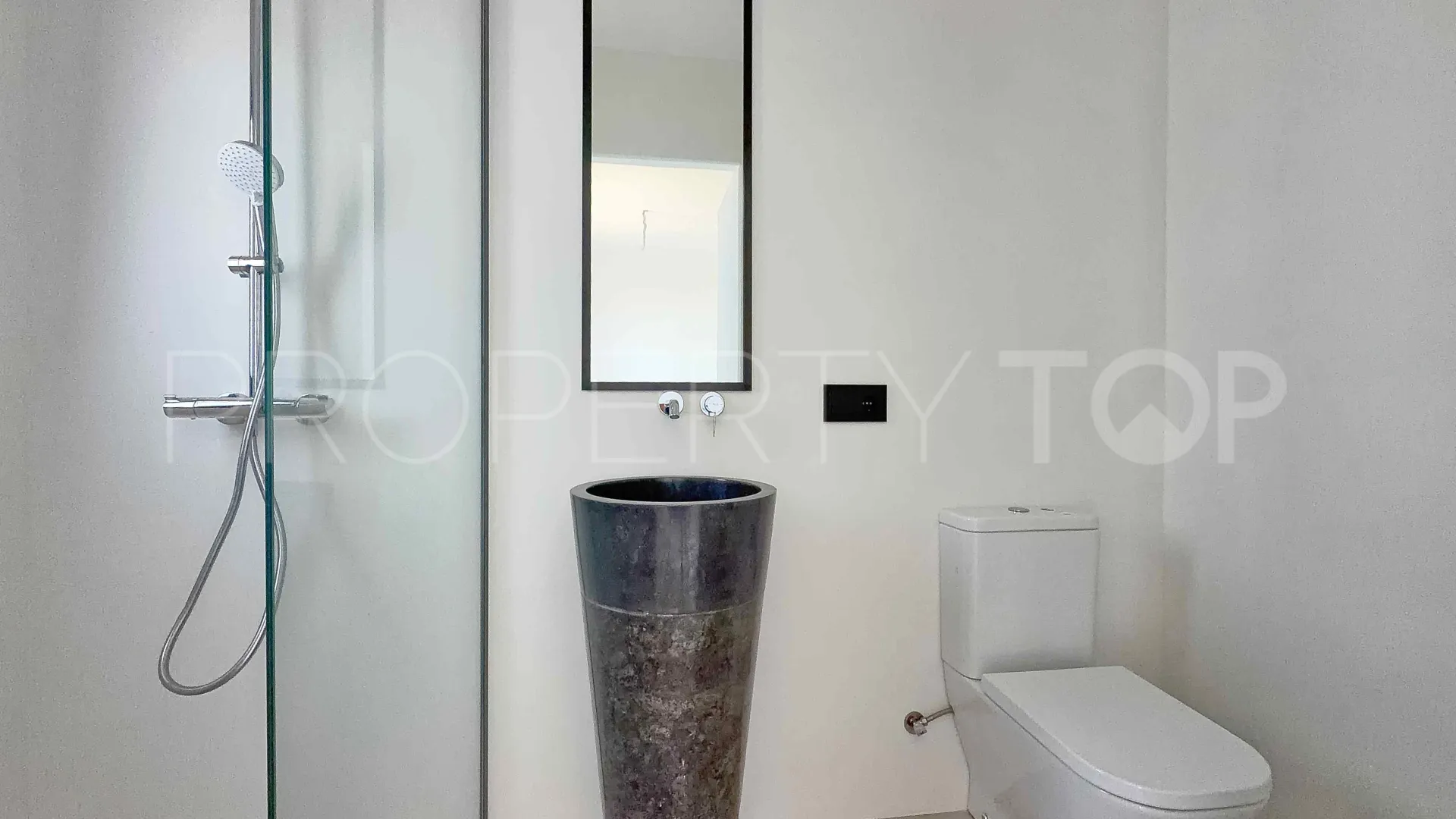 For sale villa in Cumbre del Sol with 4 bedrooms