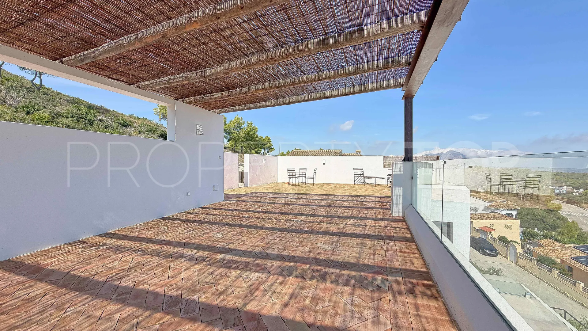 For sale villa in Cumbre del Sol with 4 bedrooms