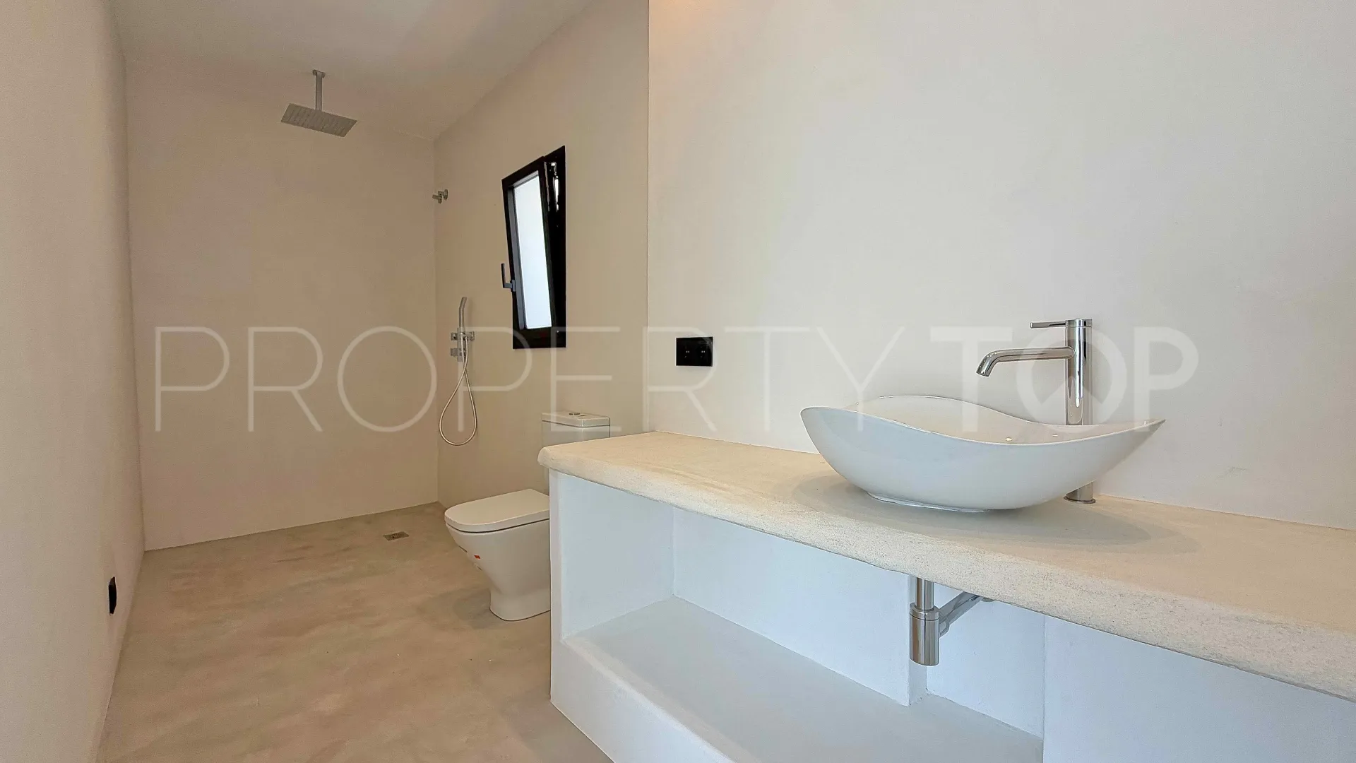 For sale villa in Cumbre del Sol with 4 bedrooms