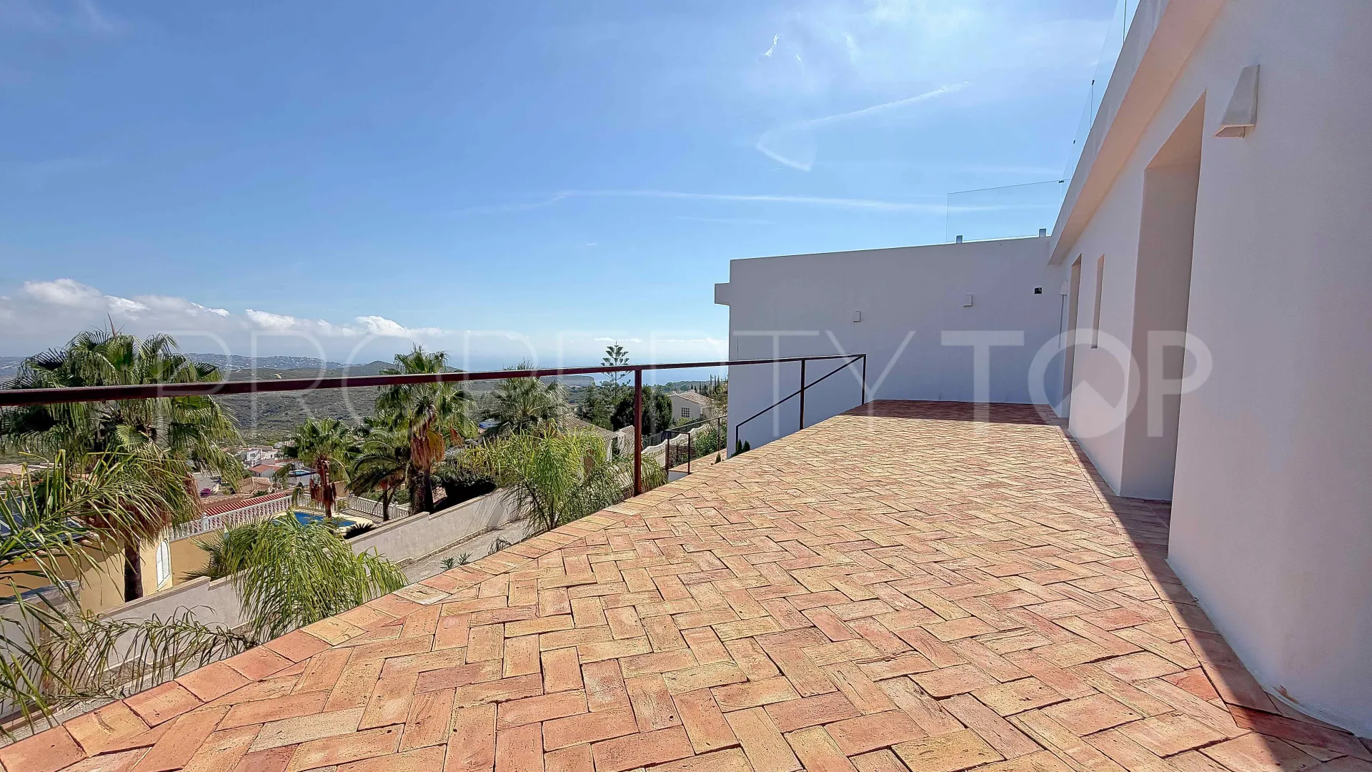 For sale villa in Cumbre del Sol with 4 bedrooms