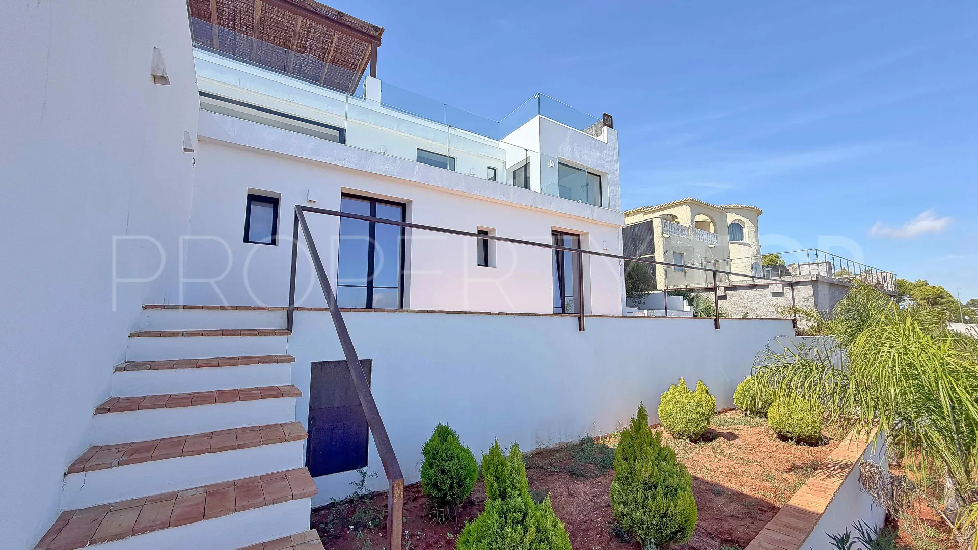 For sale villa in Cumbre del Sol with 4 bedrooms