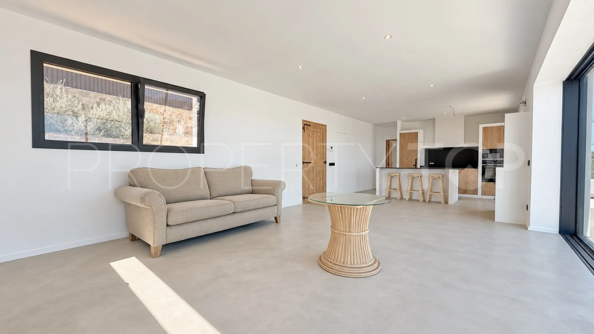 For sale villa in Cumbre del Sol with 4 bedrooms