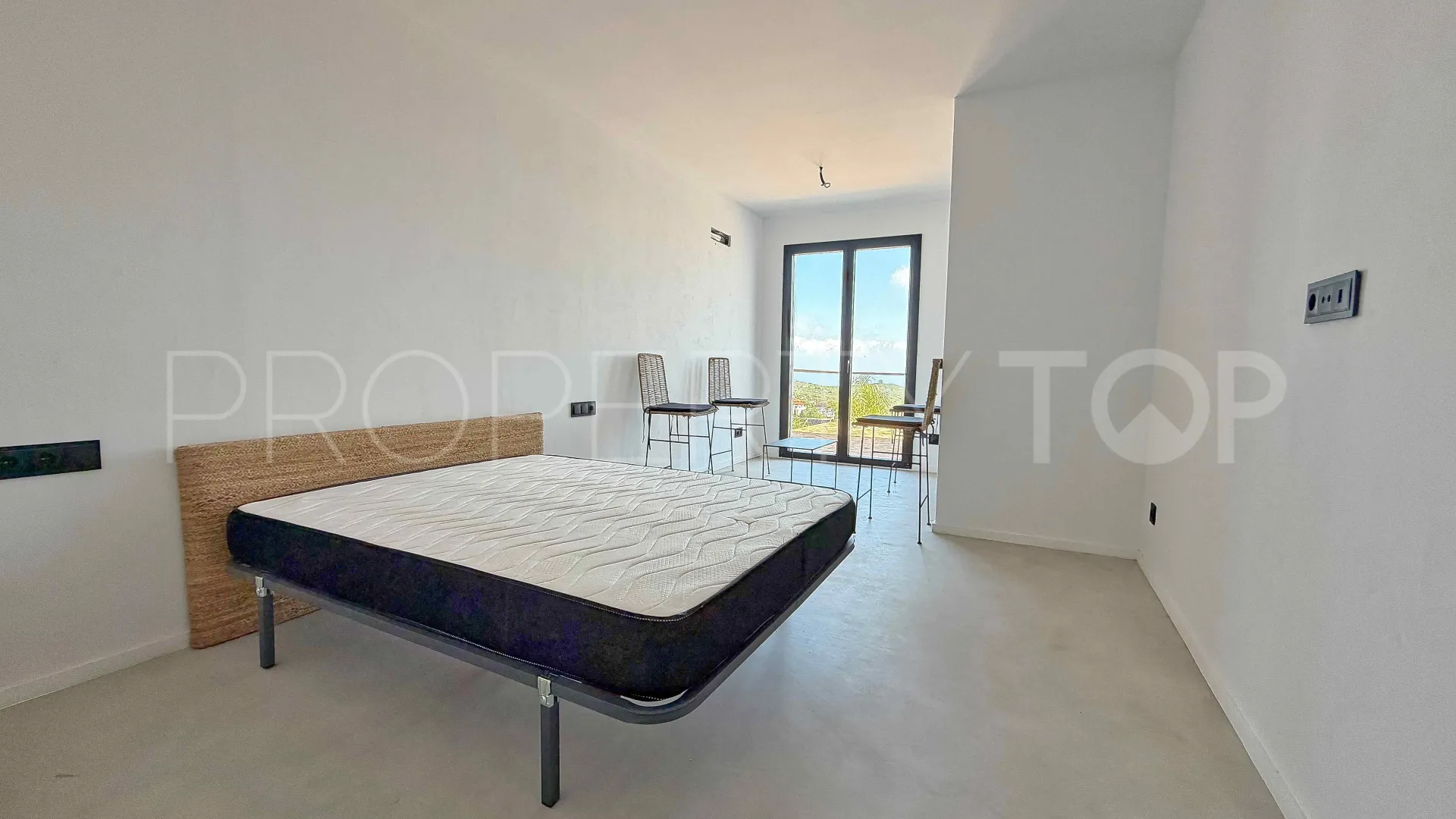 For sale villa in Cumbre del Sol with 4 bedrooms