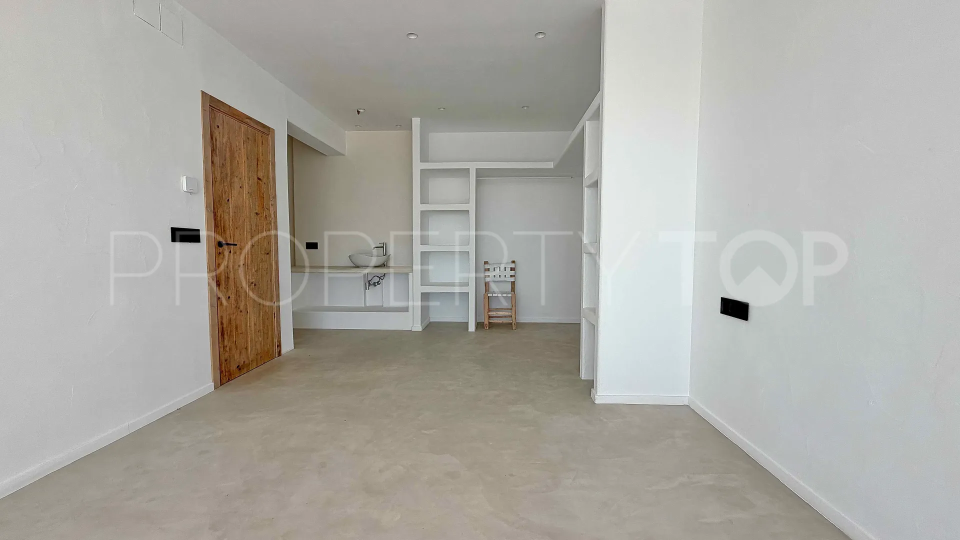 For sale villa in Cumbre del Sol with 4 bedrooms