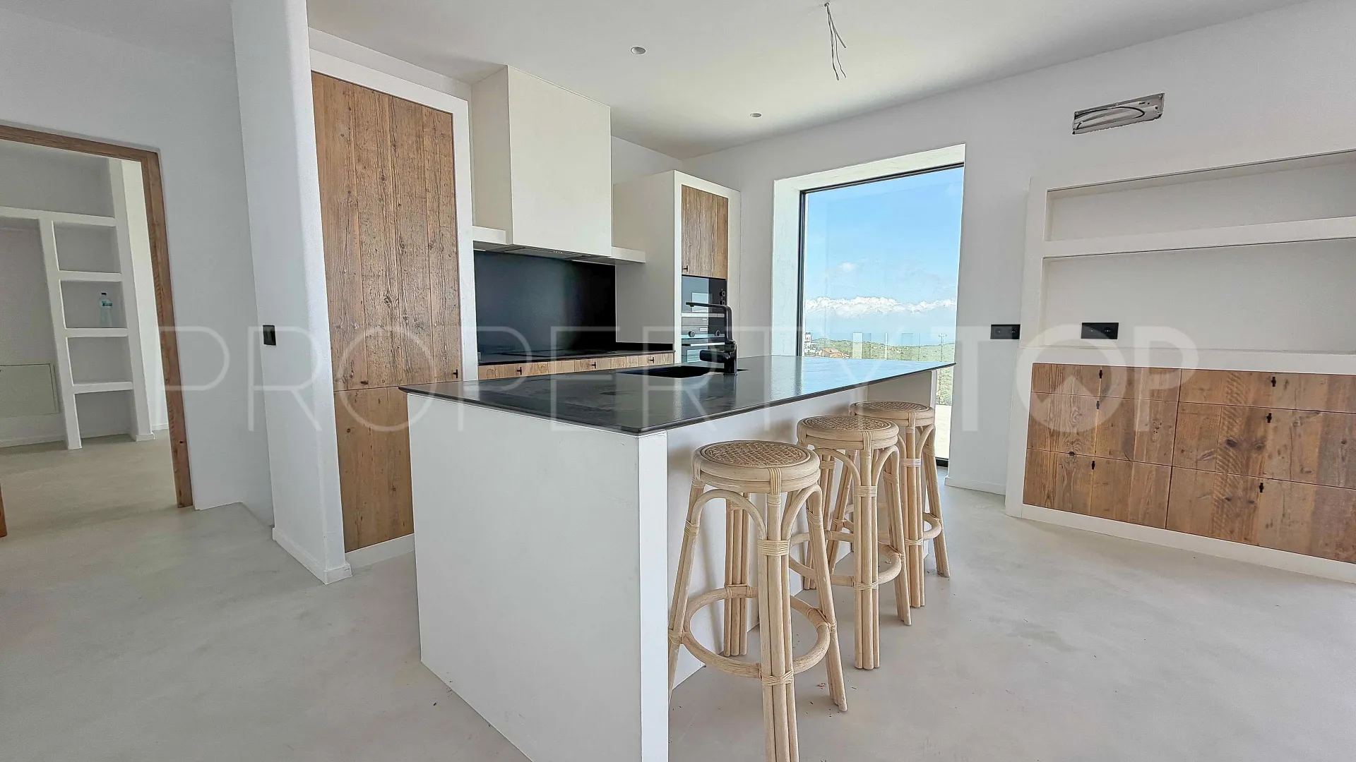 For sale villa in Cumbre del Sol with 4 bedrooms