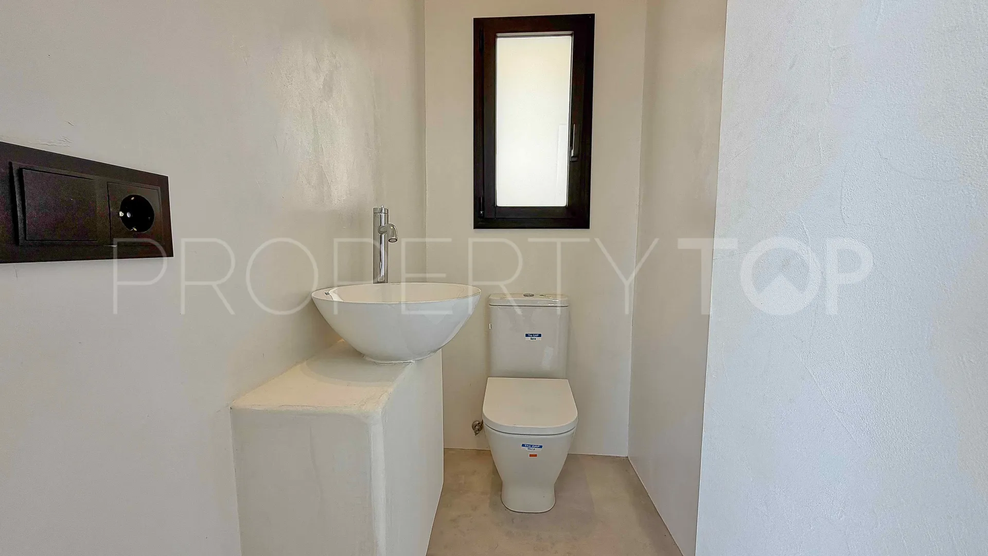 For sale villa in Cumbre del Sol with 4 bedrooms