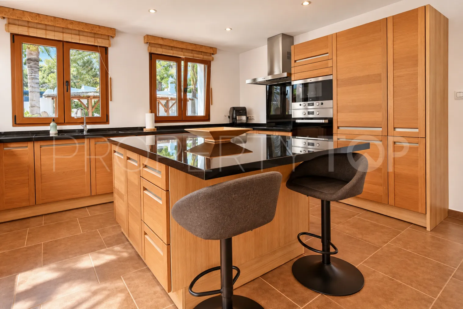 Se vende villa con 5 dormitorios en Moraira