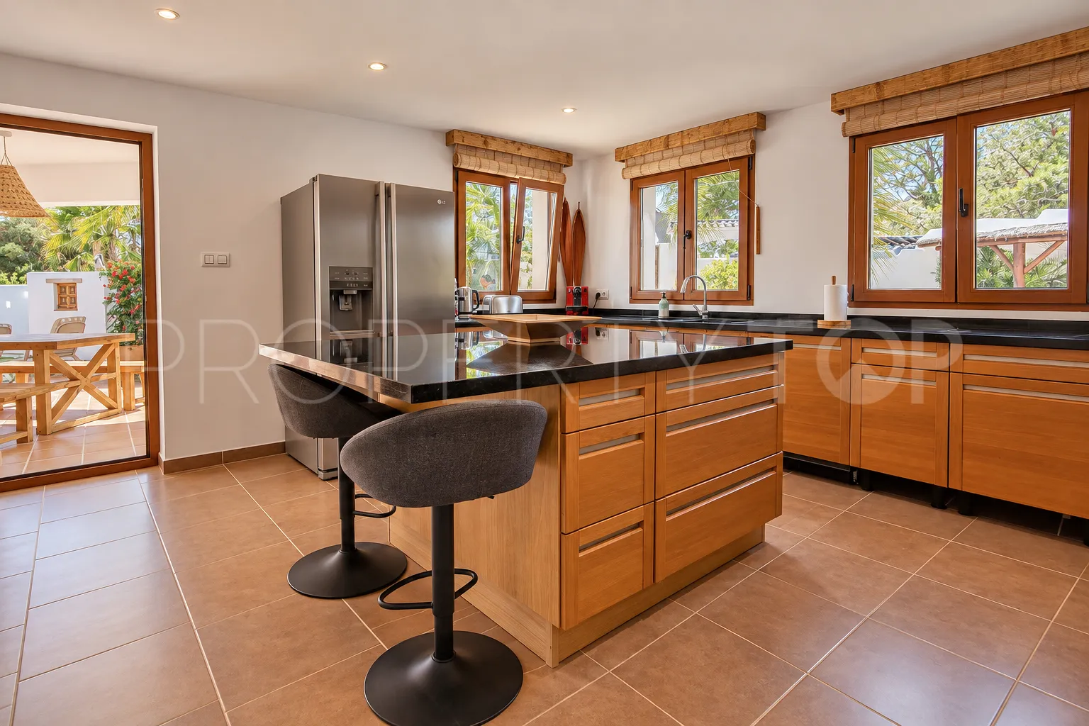 Se vende villa con 5 dormitorios en Moraira