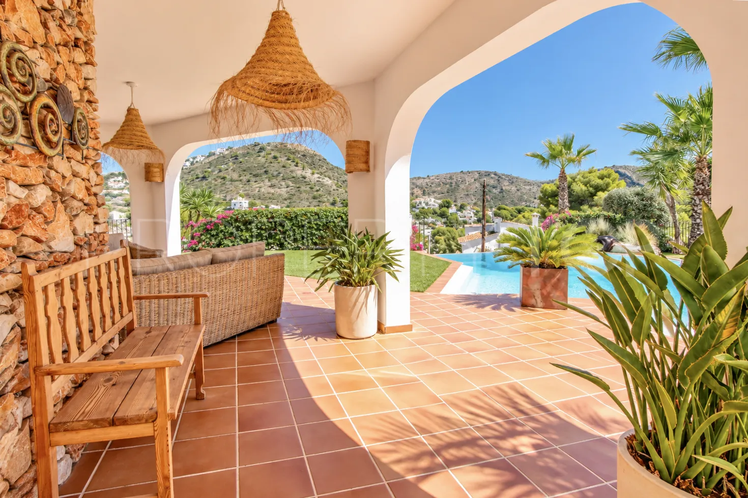 Se vende villa con 5 dormitorios en Moraira