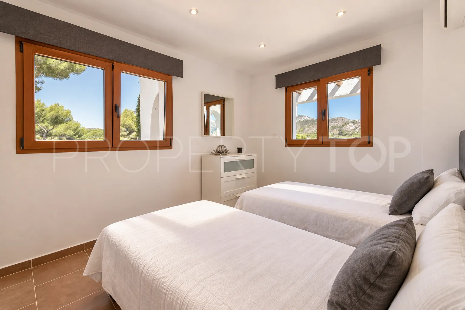 Se vende villa con 5 dormitorios en Moraira