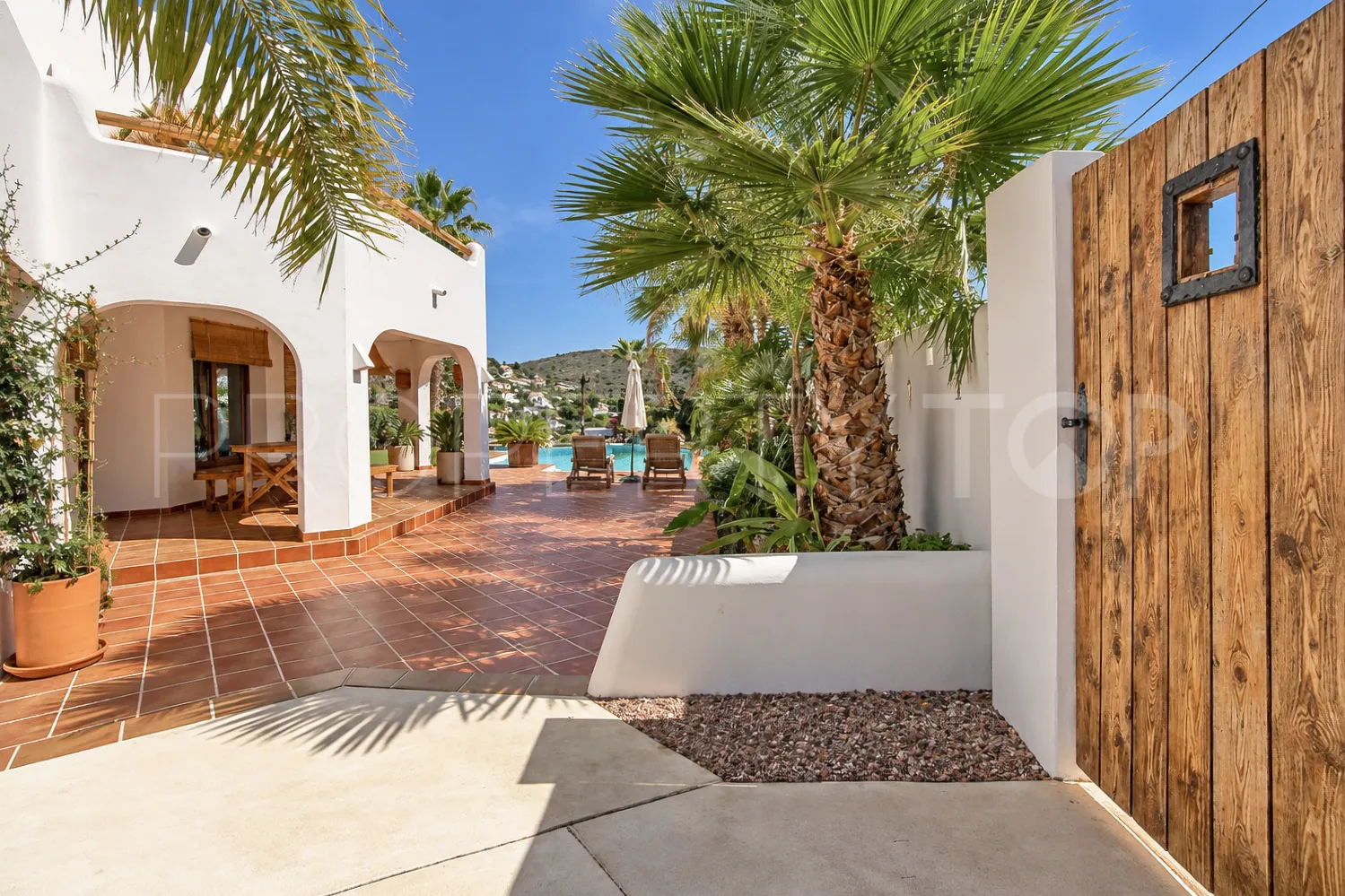 Se vende villa con 5 dormitorios en Moraira