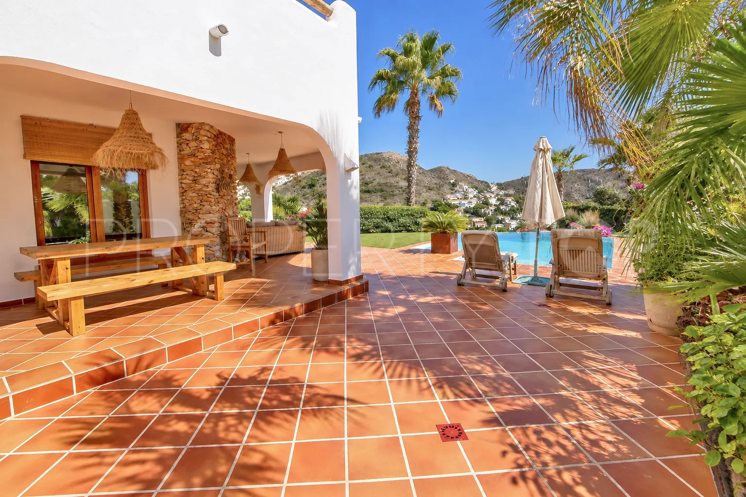 Se vende villa con 5 dormitorios en Moraira