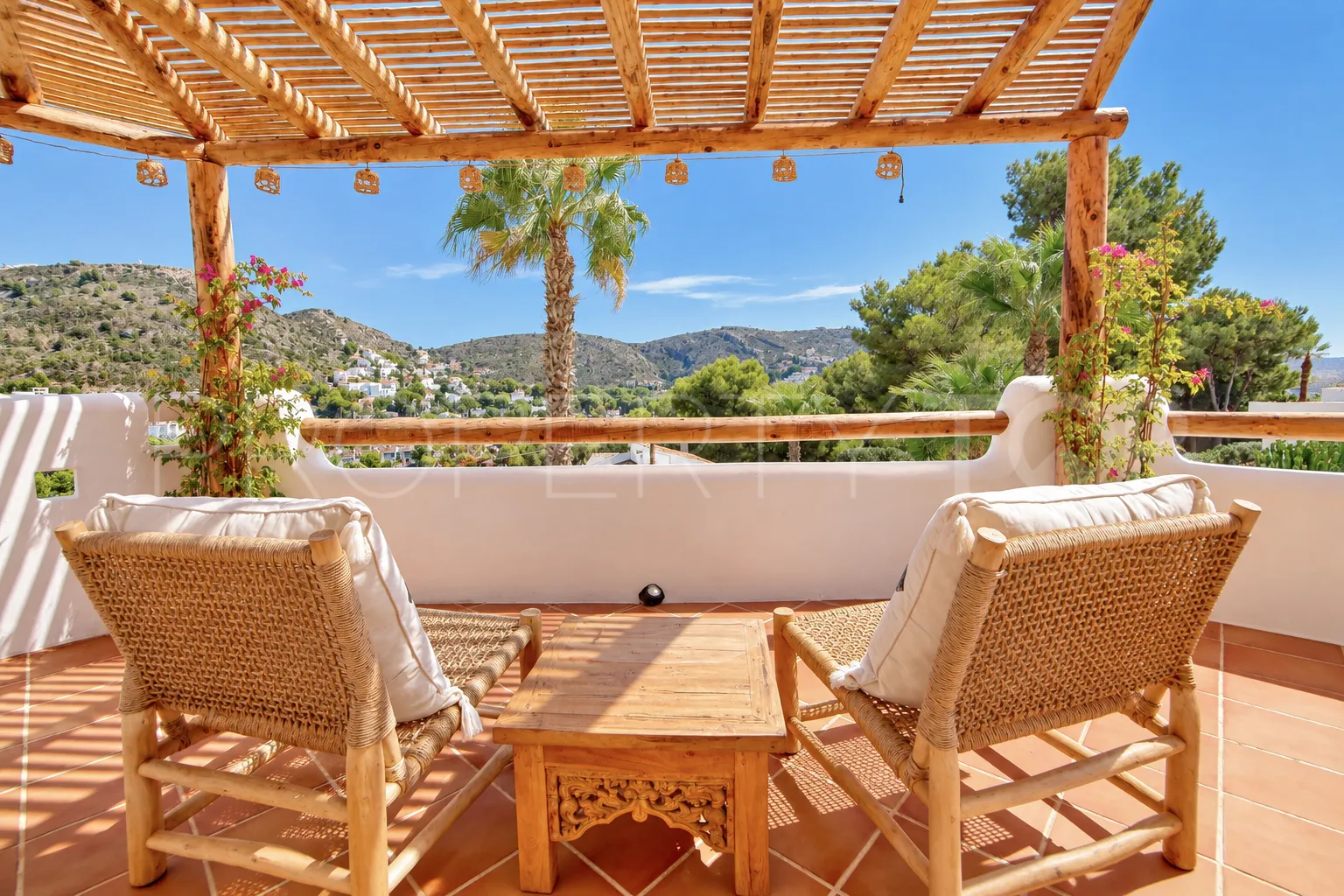 Se vende villa con 5 dormitorios en Moraira