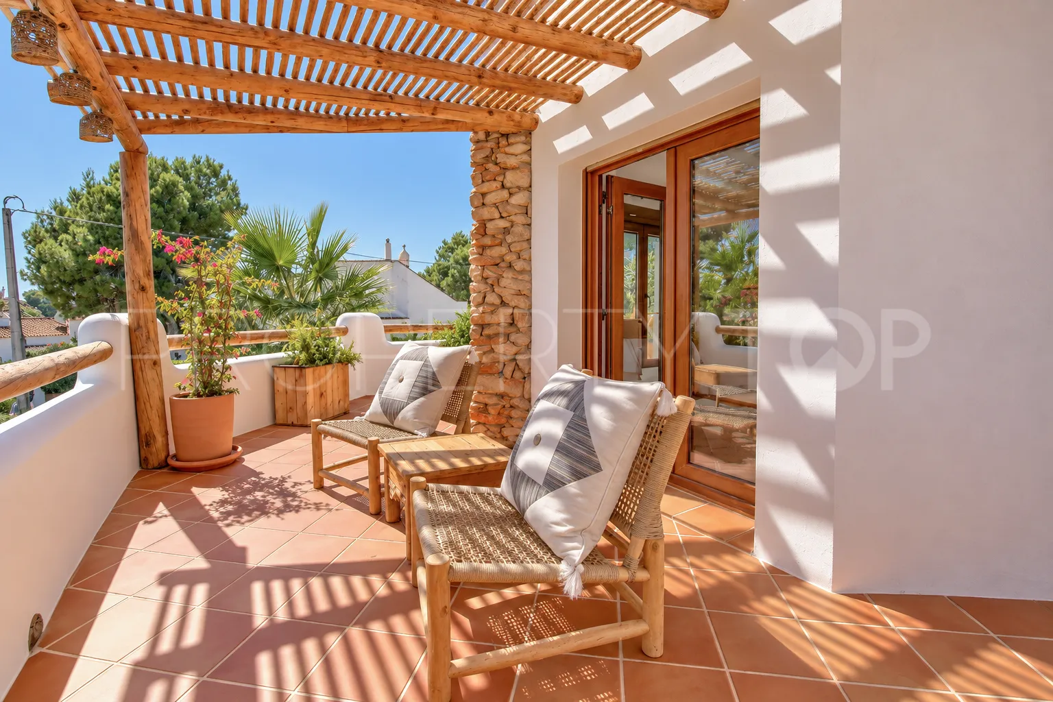Se vende villa con 5 dormitorios en Moraira