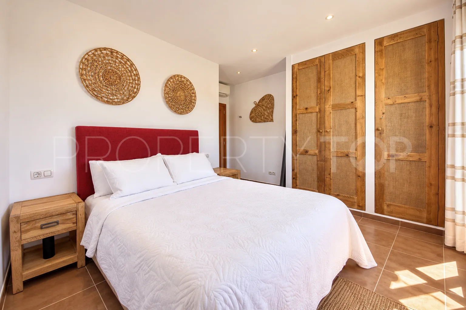 Se vende villa con 5 dormitorios en Moraira