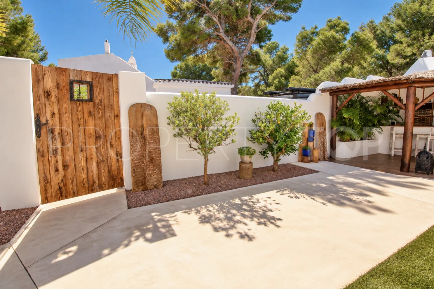 Se vende villa con 5 dormitorios en Moraira