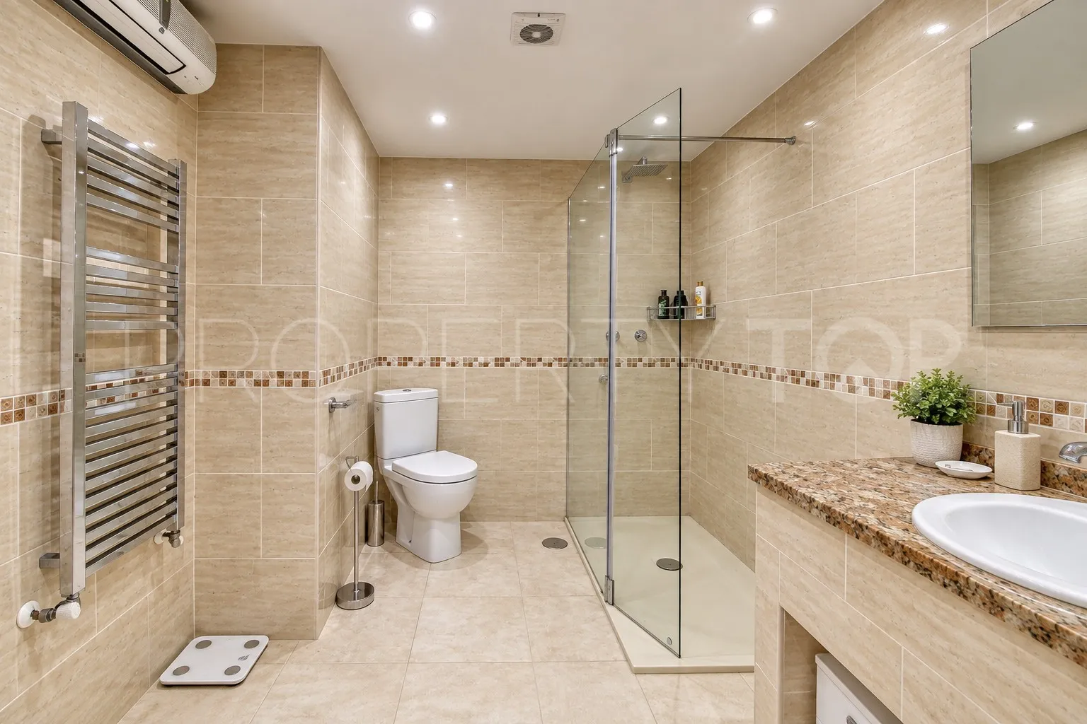 Se vende apartamento planta baja en Avda. Augusta