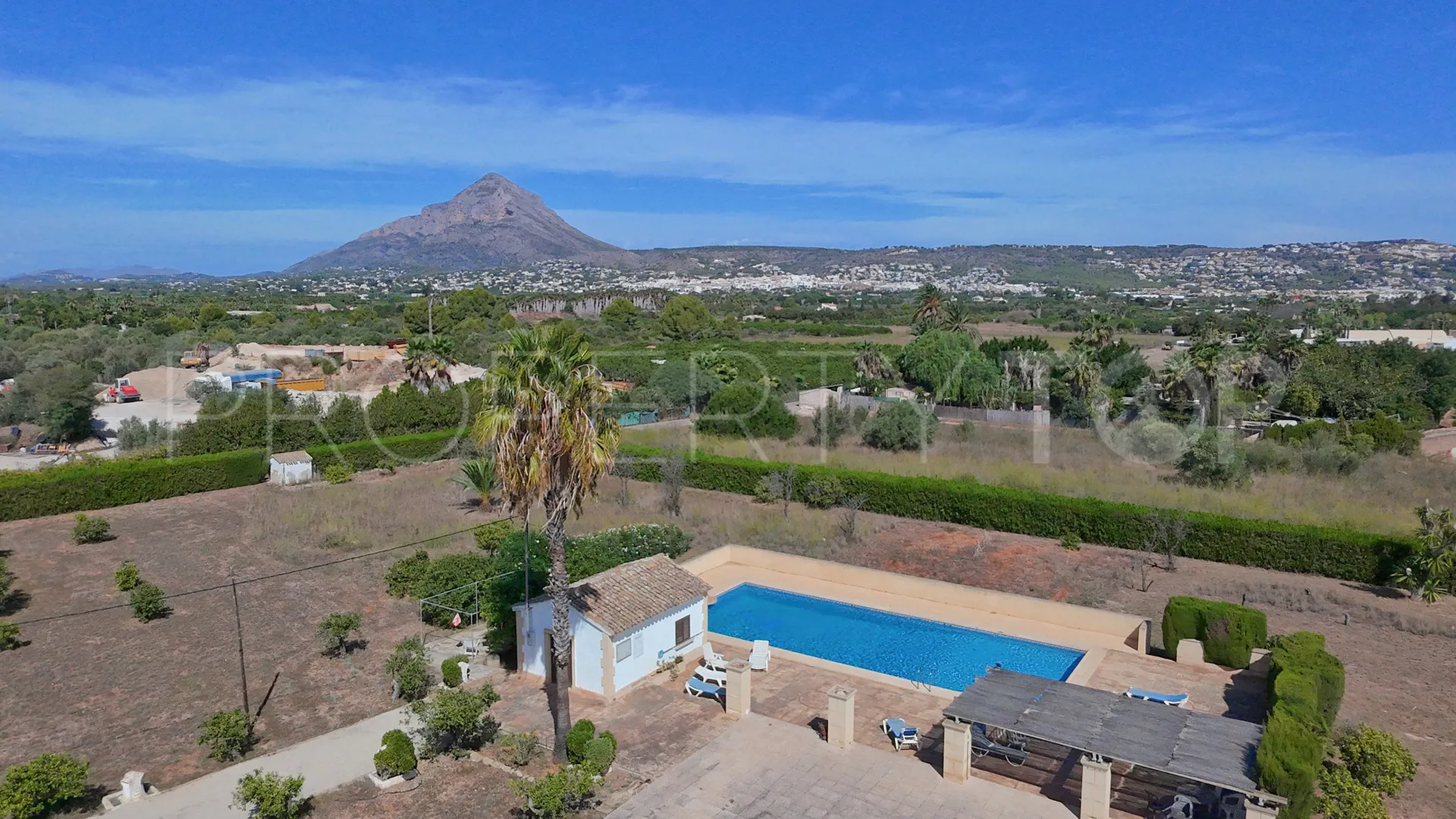 Villa for sale in Jávea with 3 bedrooms