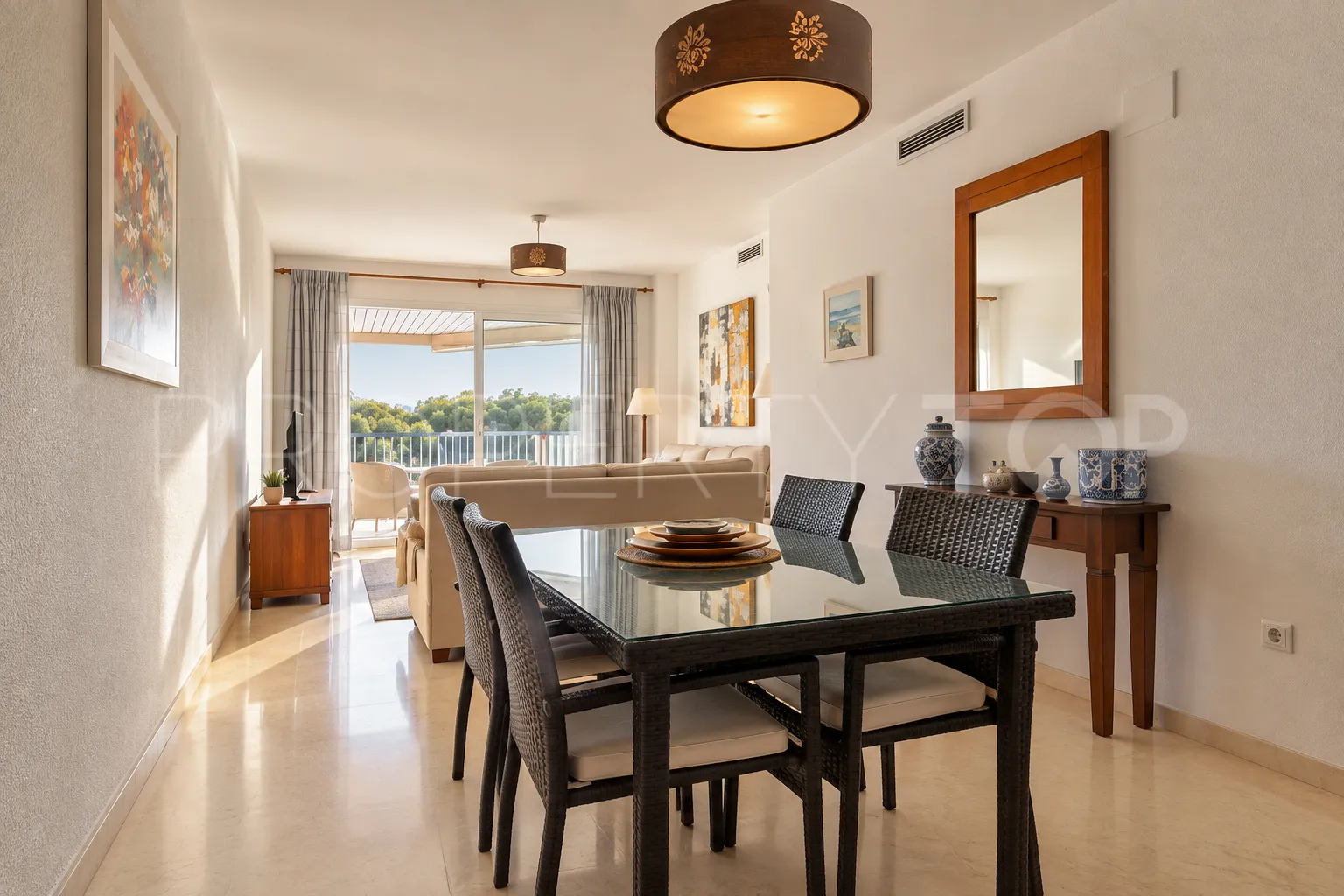 Apartamento con 2 dormitorios en venta en Moraira