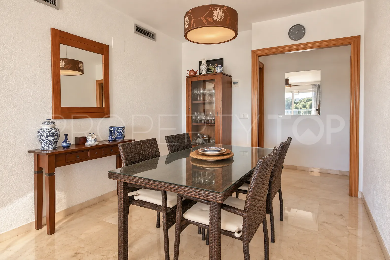 Apartamento con 2 dormitorios en venta en Moraira