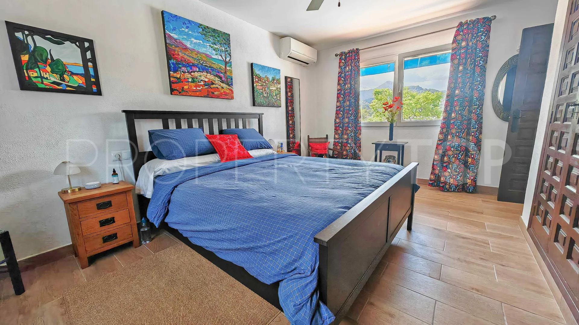 Comprar villa en Orba