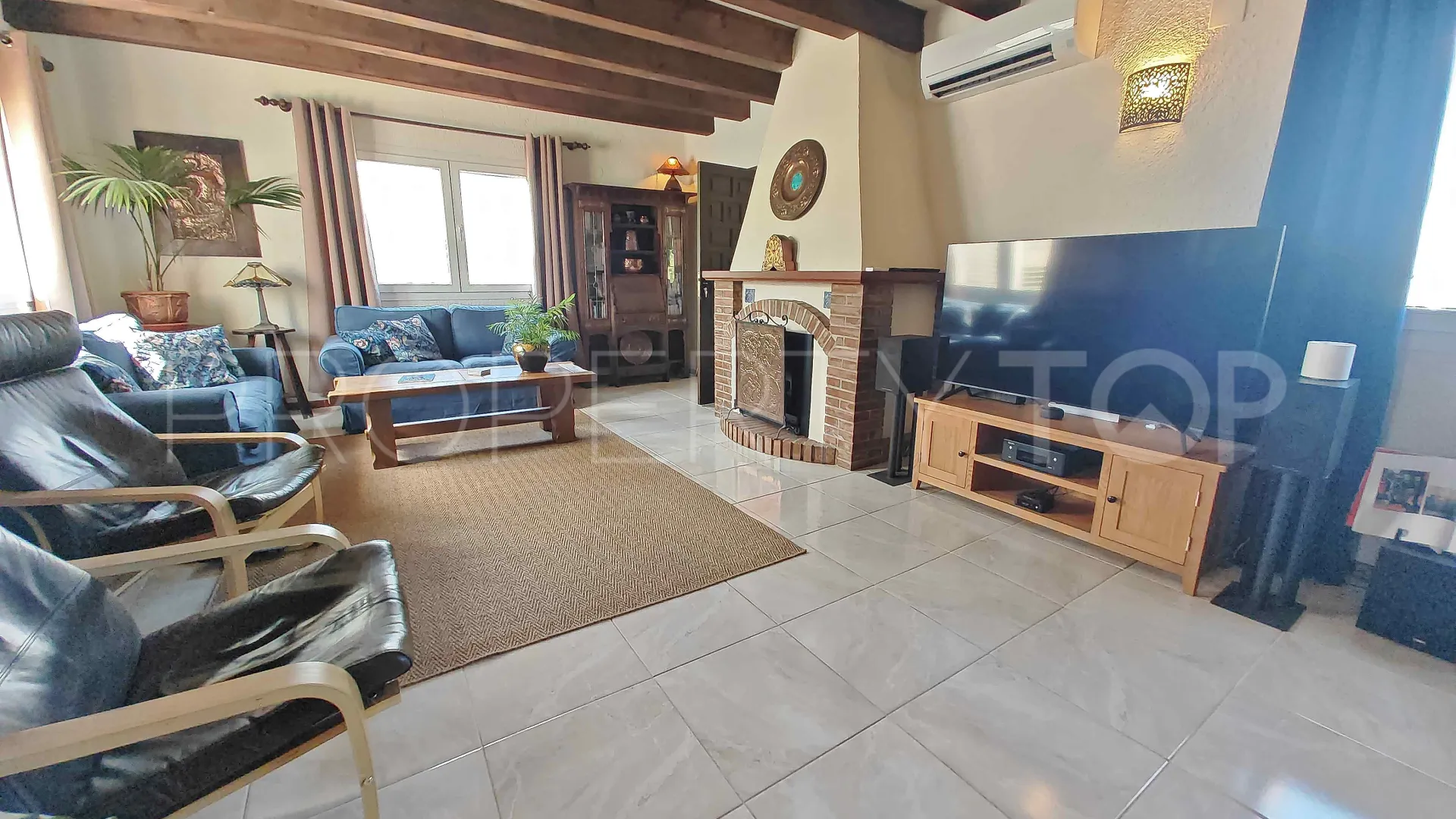 Comprar villa en Orba