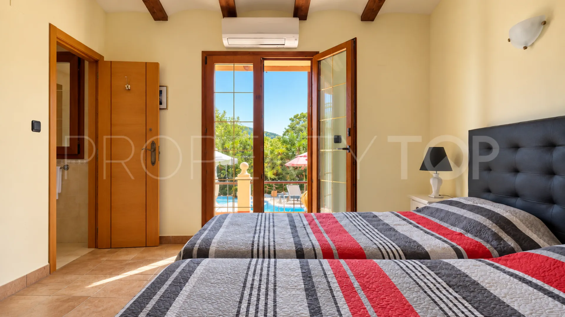 Villa for sale in Oliva
