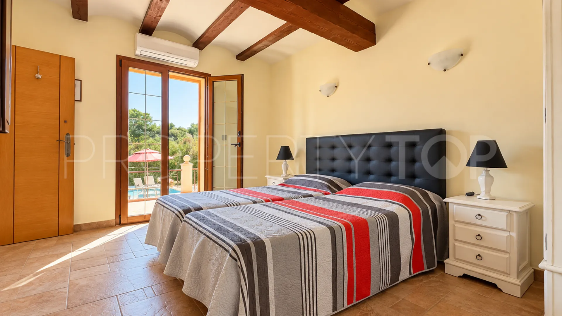 Villa for sale in Oliva