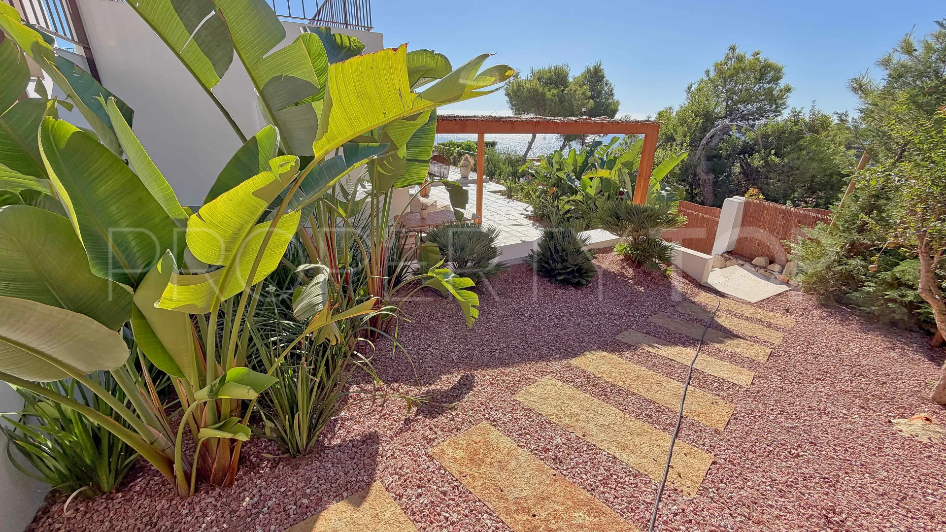 Comprar villa en Jávea de 4 dormitorios