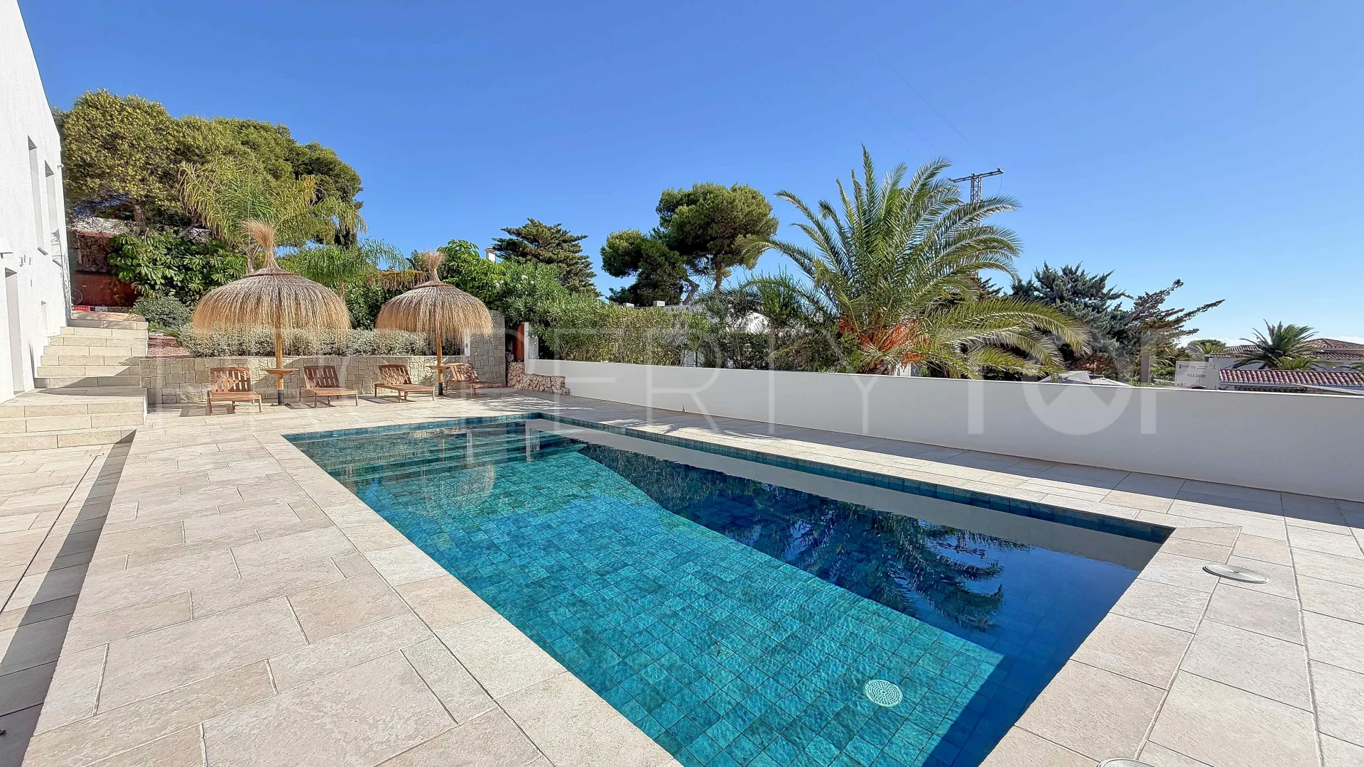 Comprar villa en Jávea de 4 dormitorios