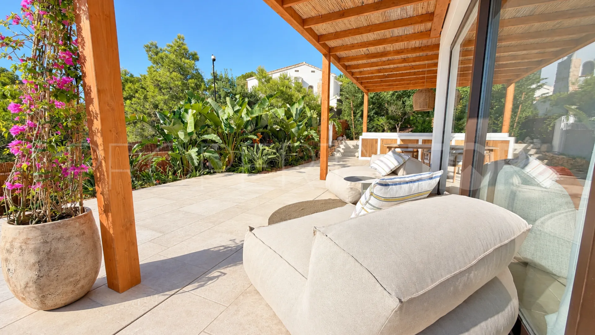 Comprar villa en Jávea de 4 dormitorios