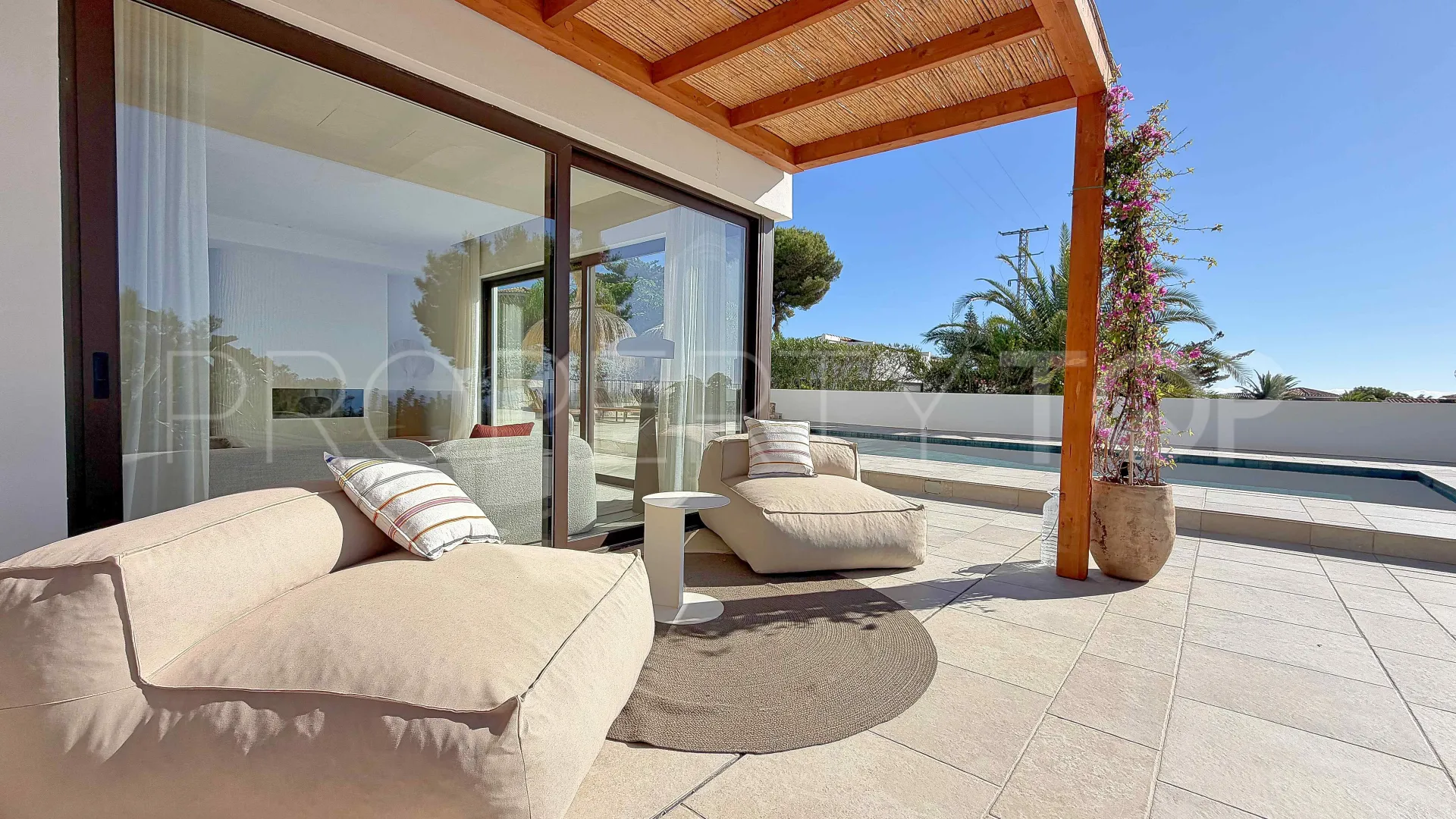 Comprar villa en Jávea de 4 dormitorios