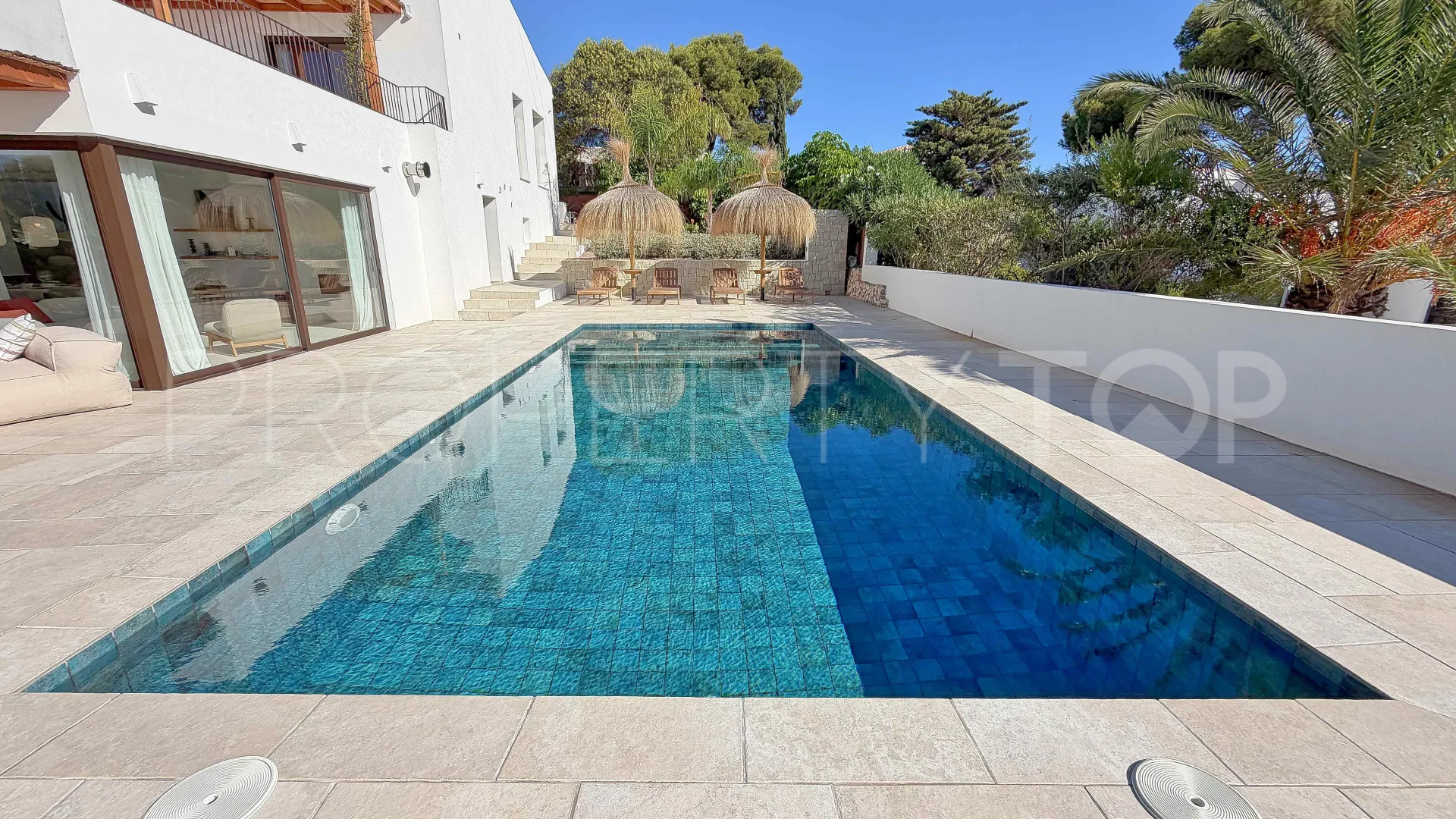 Comprar villa en Jávea de 4 dormitorios
