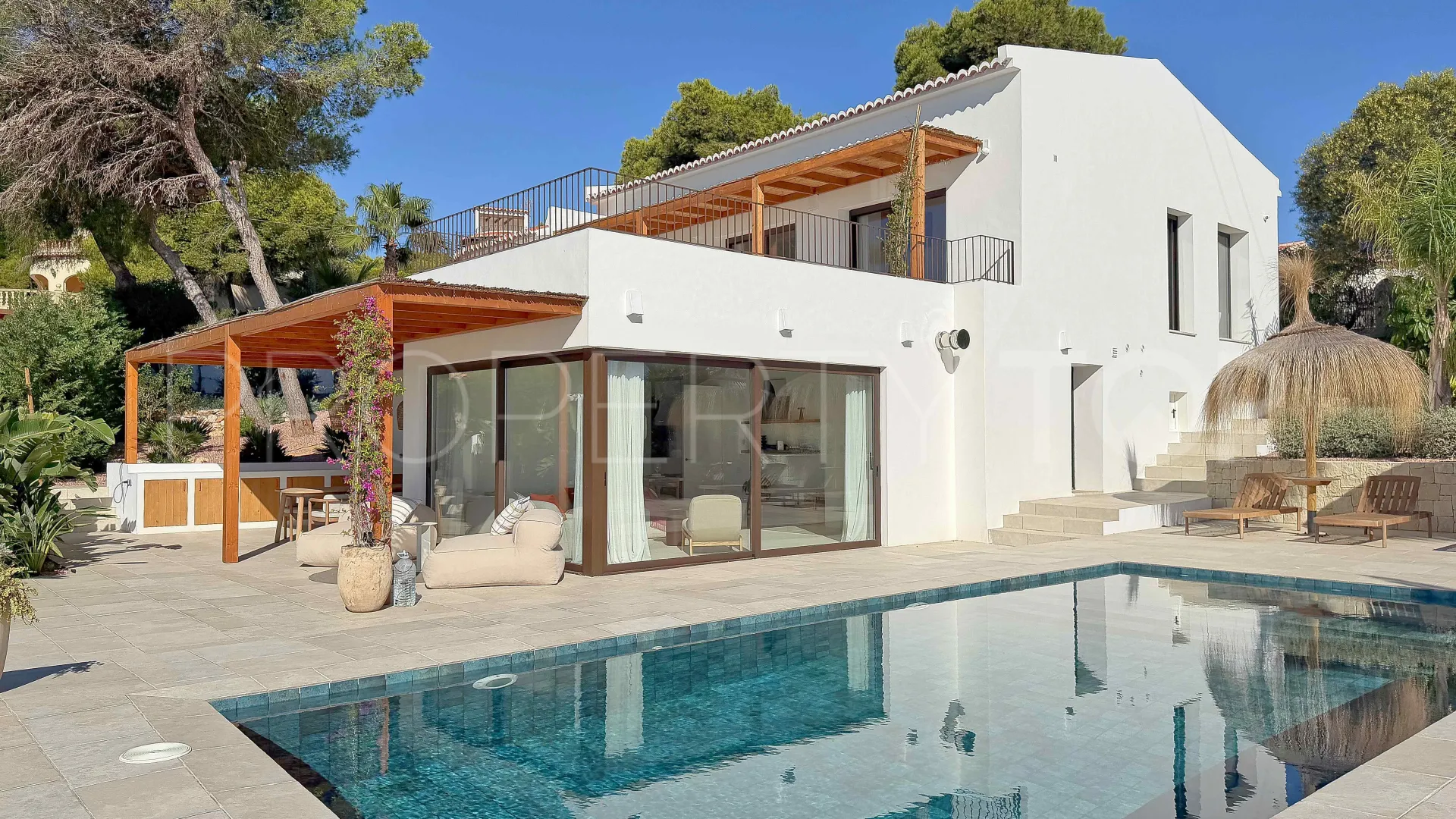 Comprar villa en Jávea de 4 dormitorios