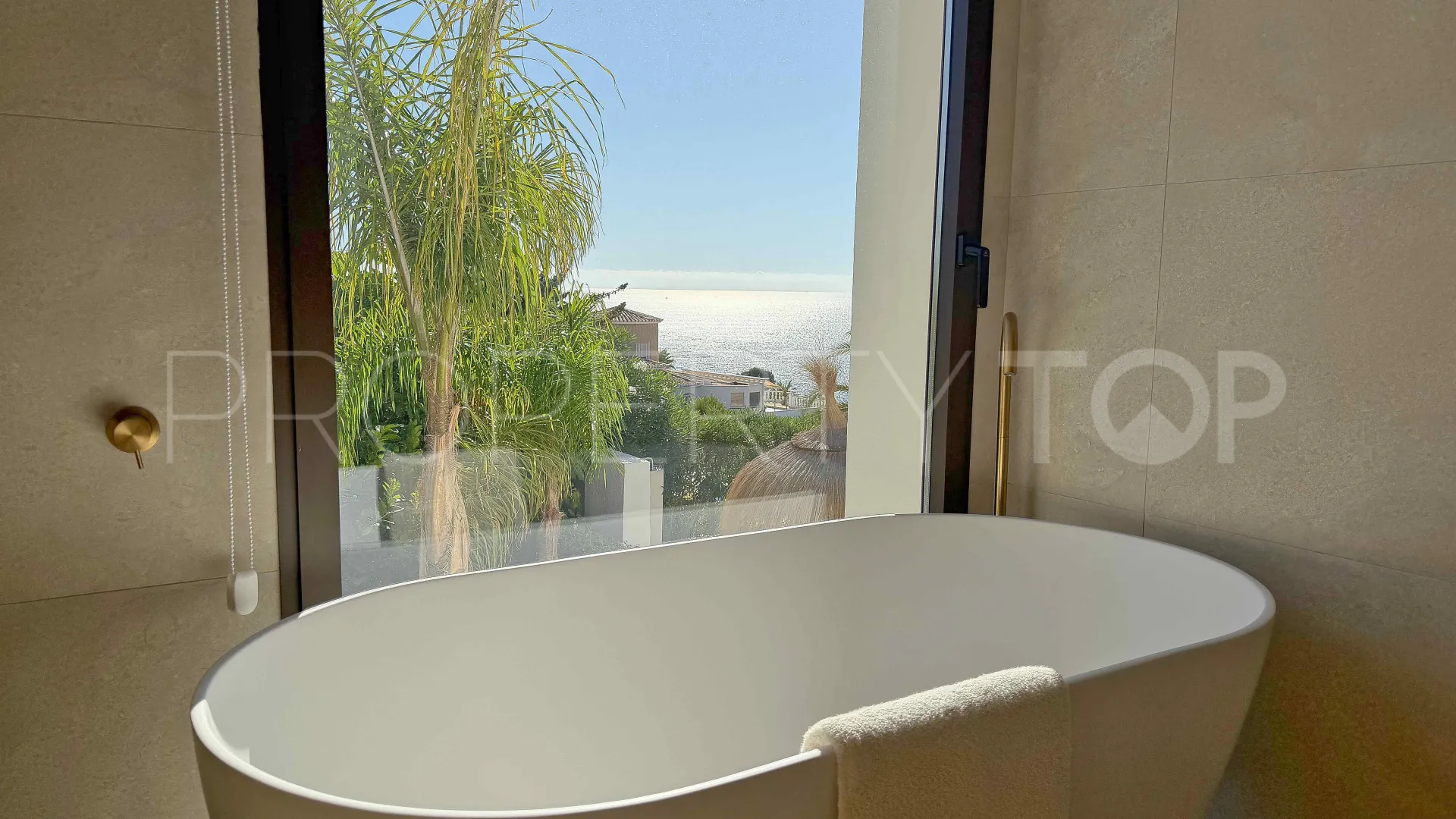 Comprar villa en Jávea de 4 dormitorios