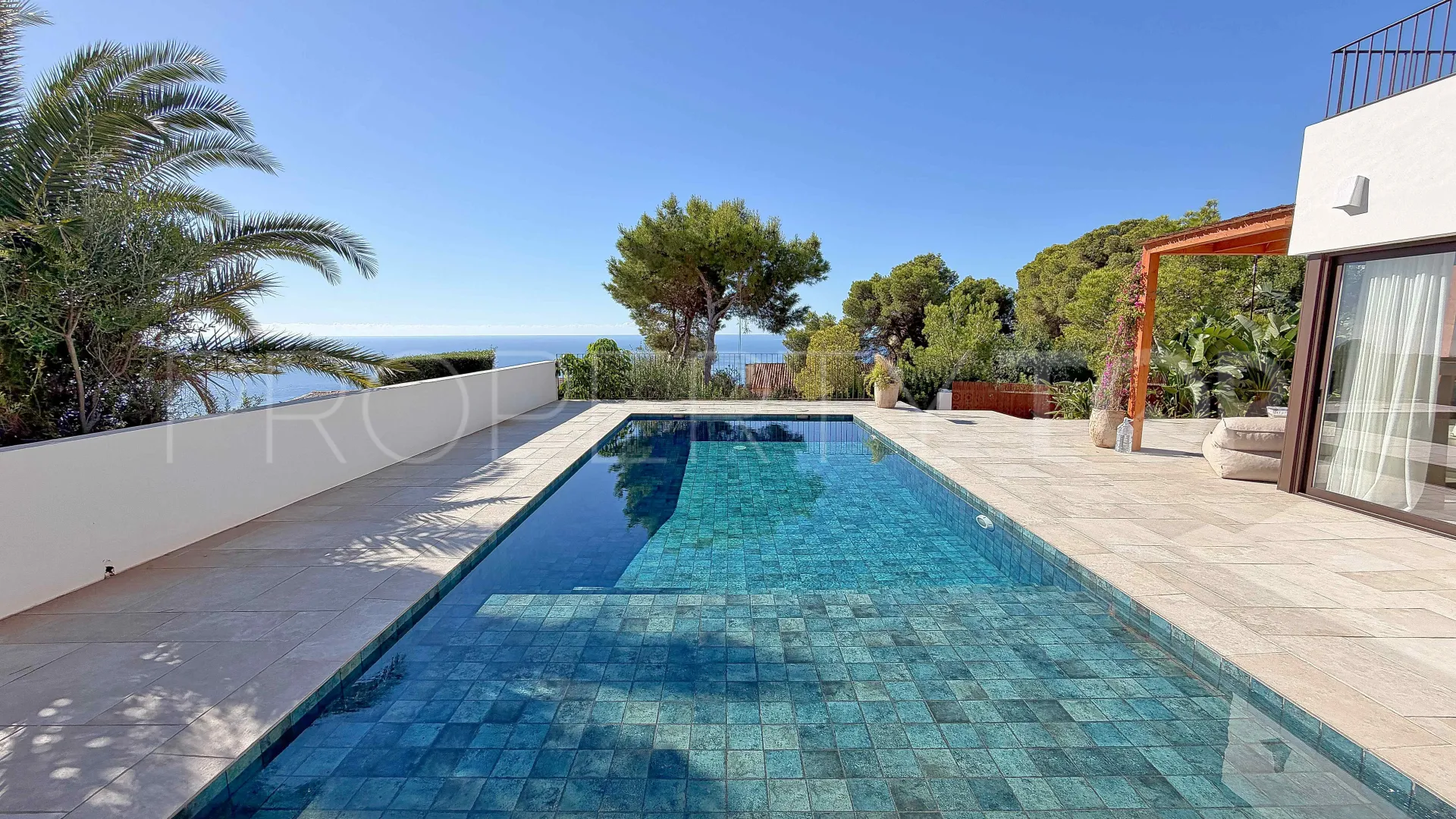 Comprar villa en Jávea de 4 dormitorios